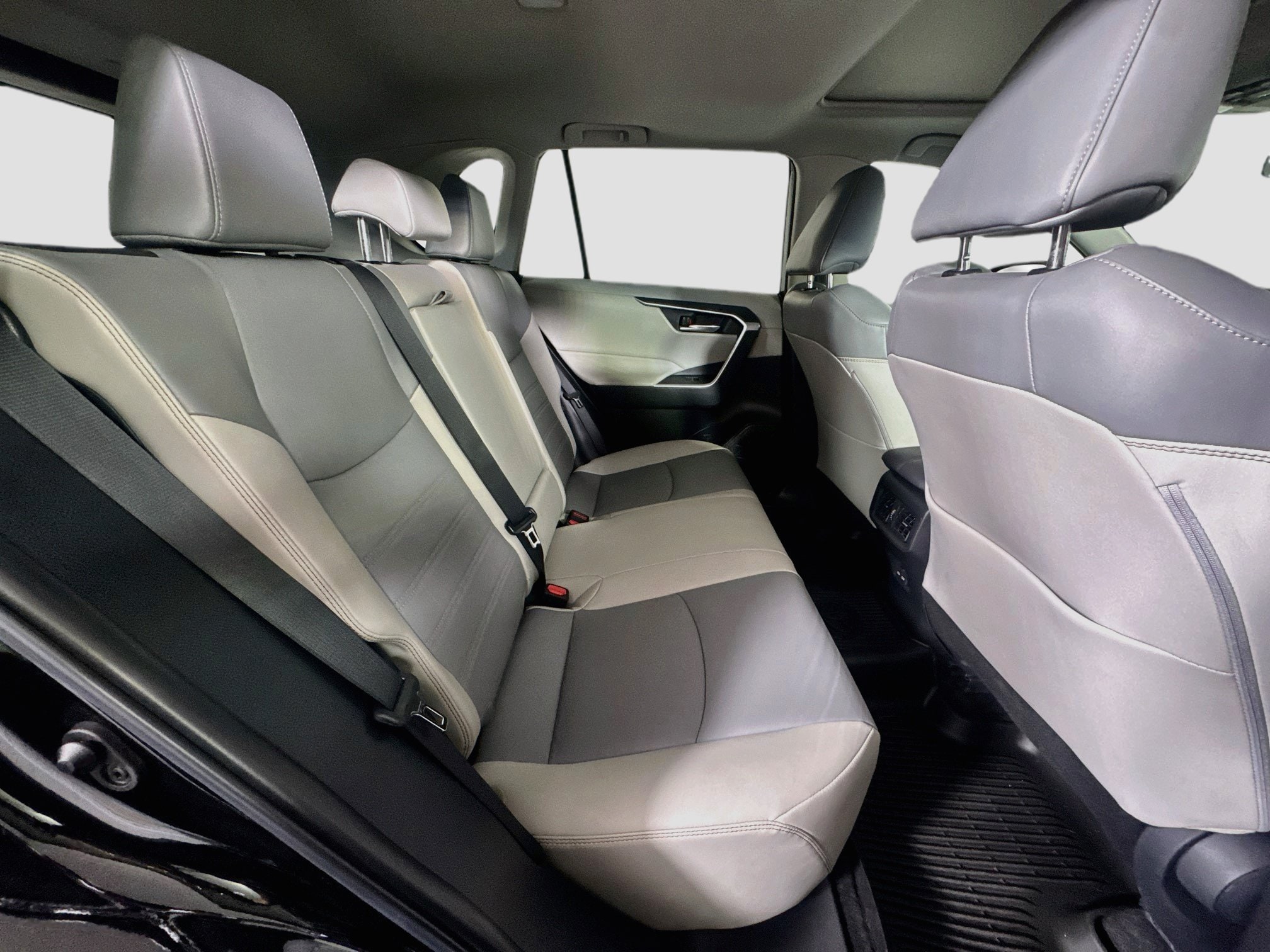 2023 Toyota RAV4 XLE Premium - Photo 32