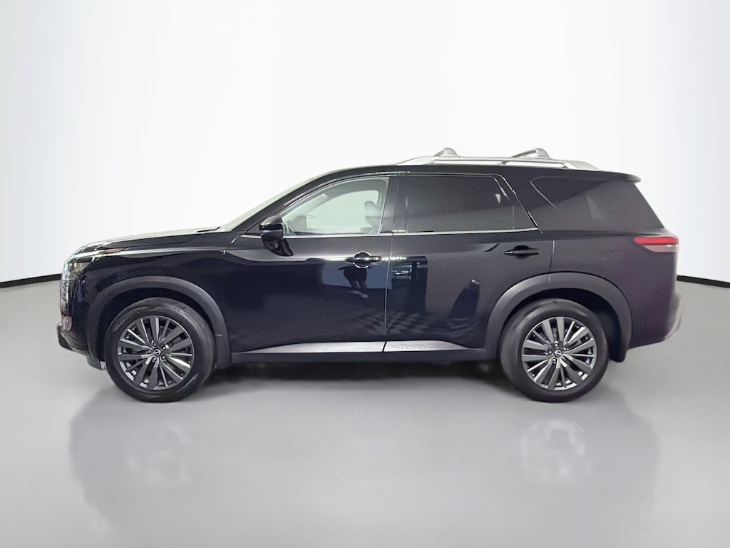 Used 2025 Nissan Pathfinder SL SUV