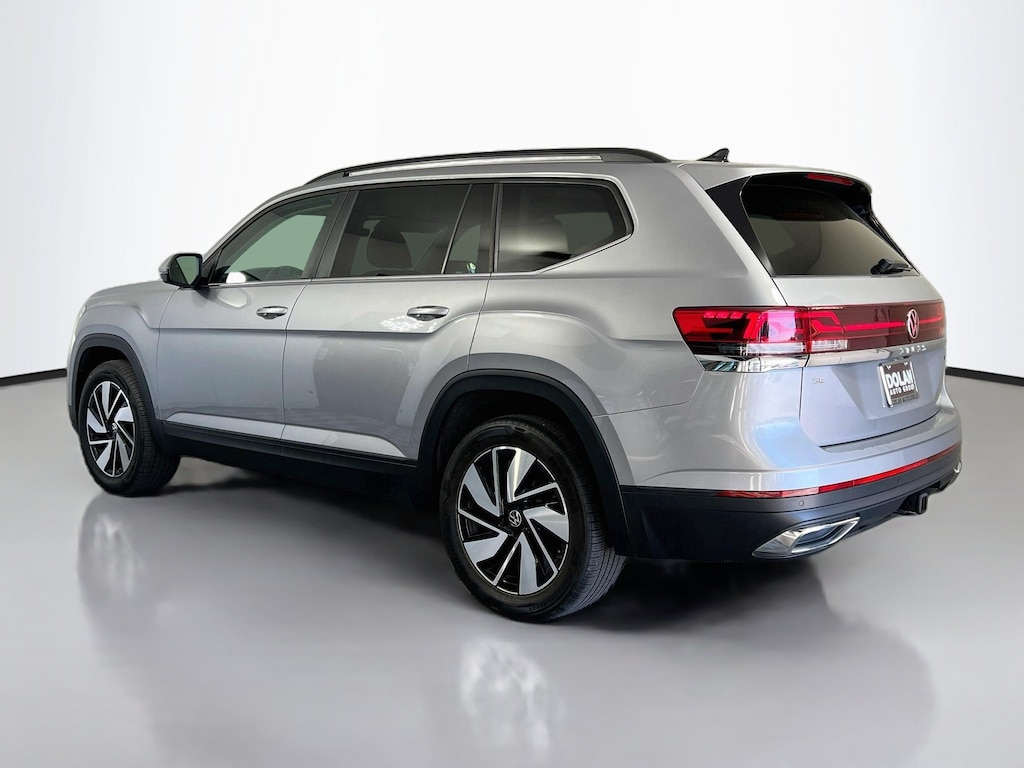 Used 2025 Volkswagen Atlas 2.0T SE w/Technology SUV