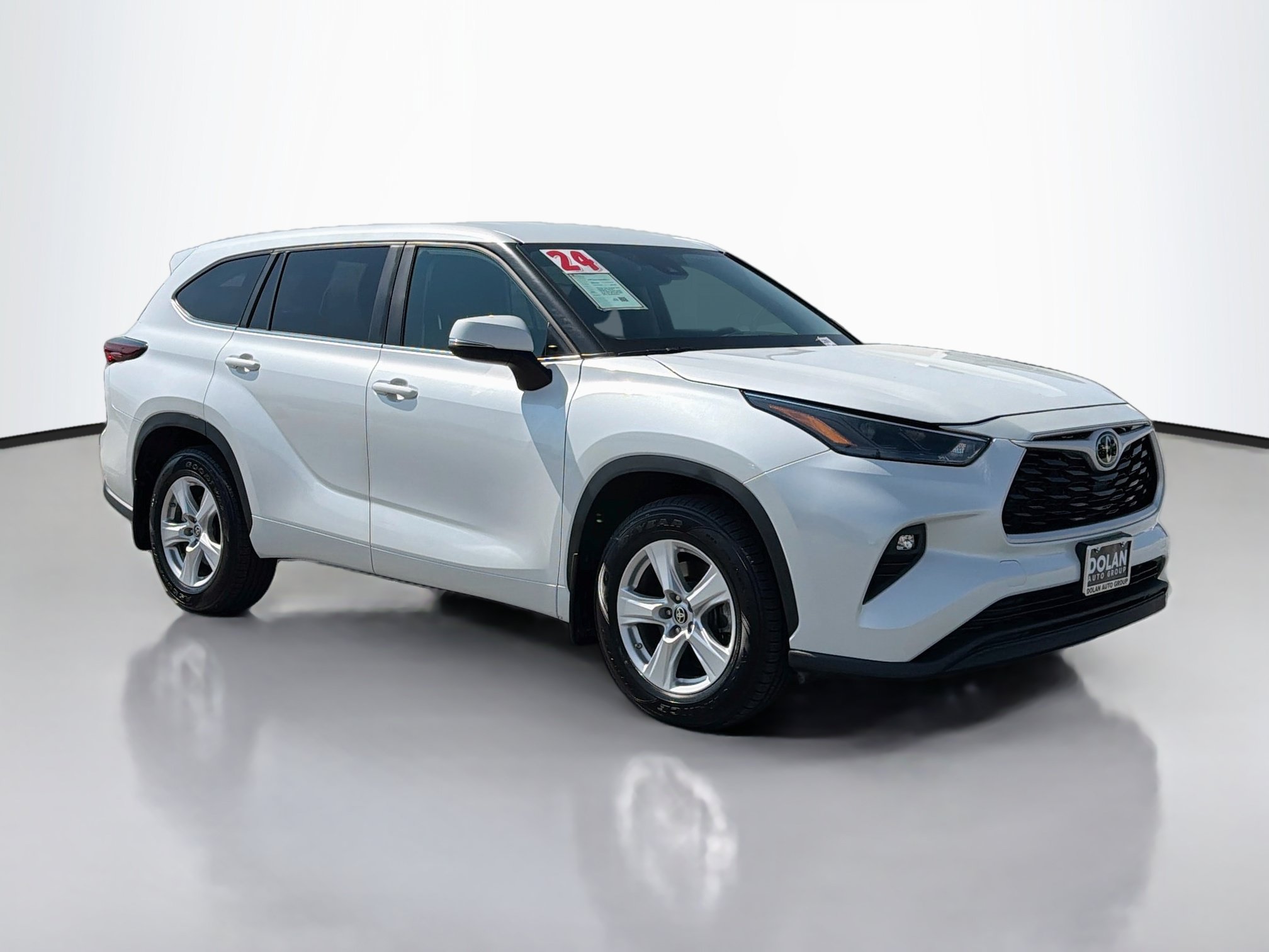 Used 2024 Toyota Highlander LE SUV