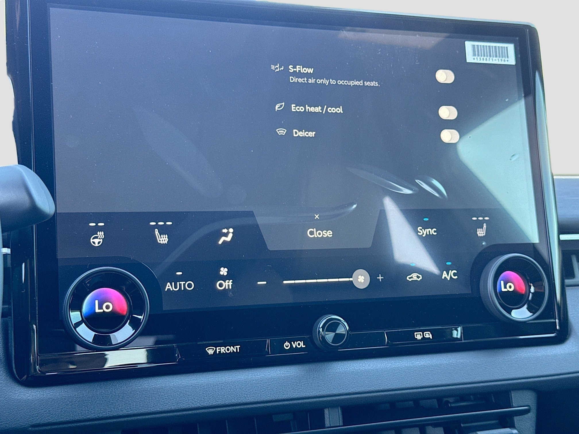 2026 Toyota C-HR XSE - Photo 19