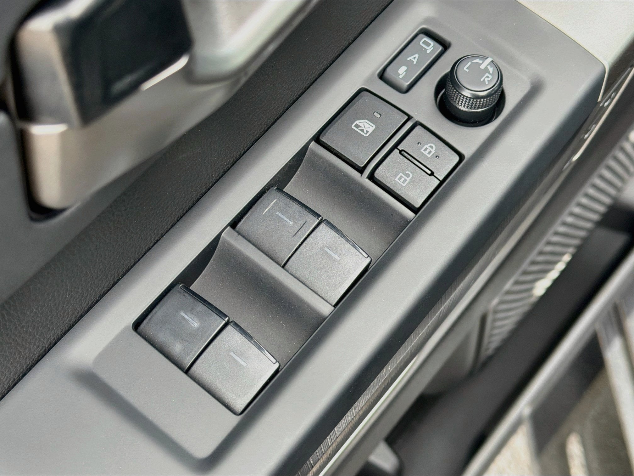 2026 Toyota Sequoia Platinum - Photo 37