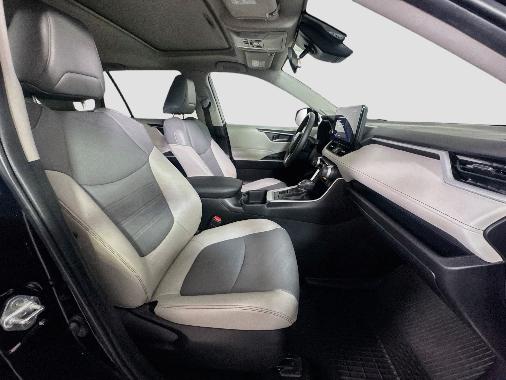 2023 Toyota RAV4 XLE Premium - Photo 30