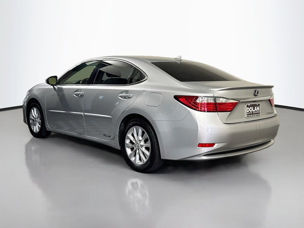 Used 2013 Lexus ES 300h Hybrid Sedan
