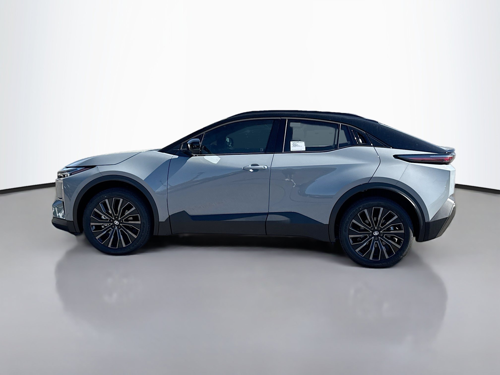 2026 Toyota C-HR XSE - Photo 2