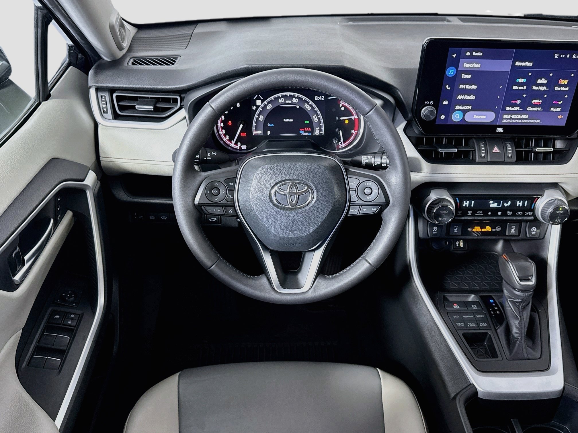 2023 Toyota RAV4 XLE Premium - Photo 10