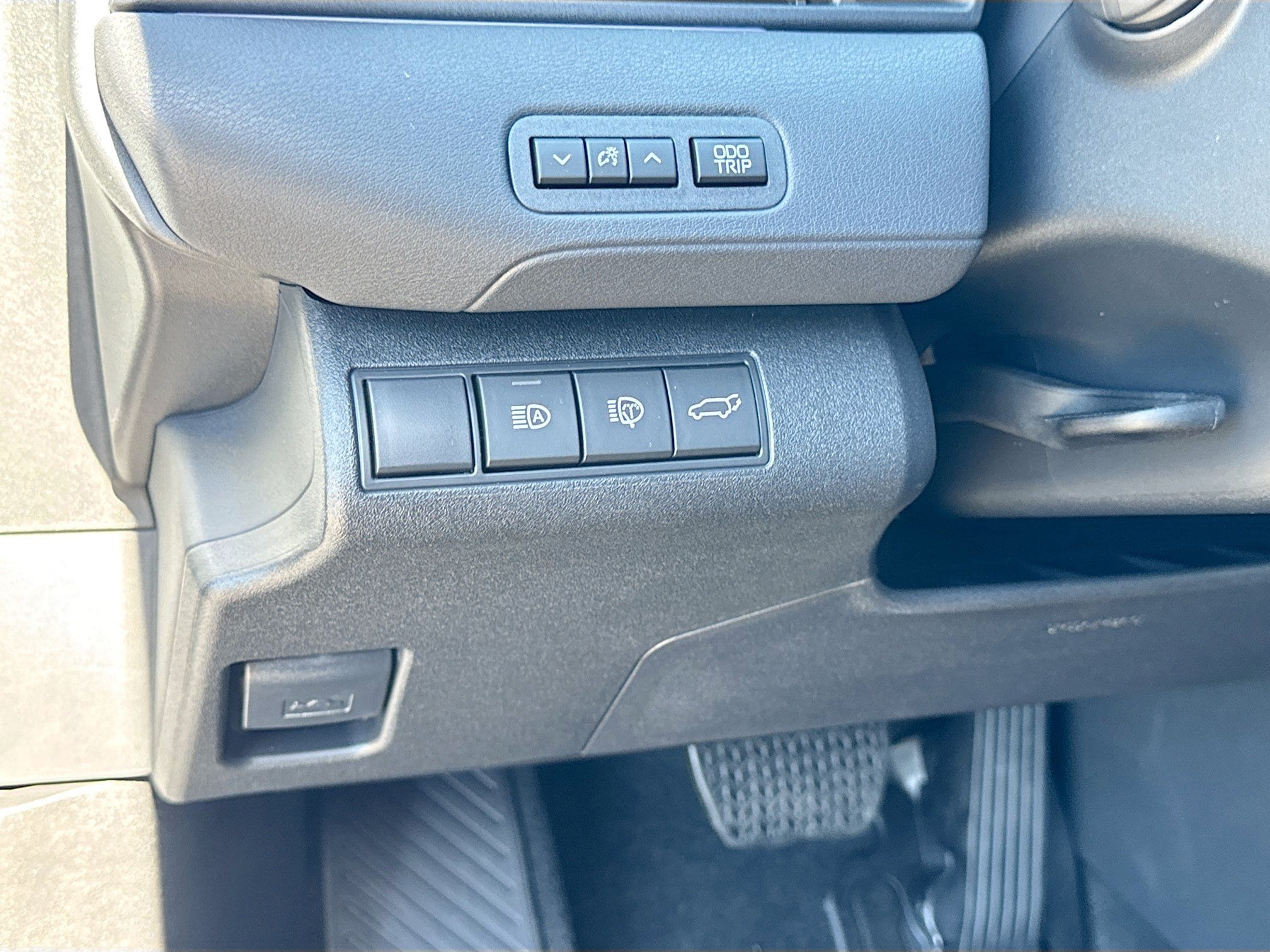 2026 Toyota C-HR XSE - Photo 32