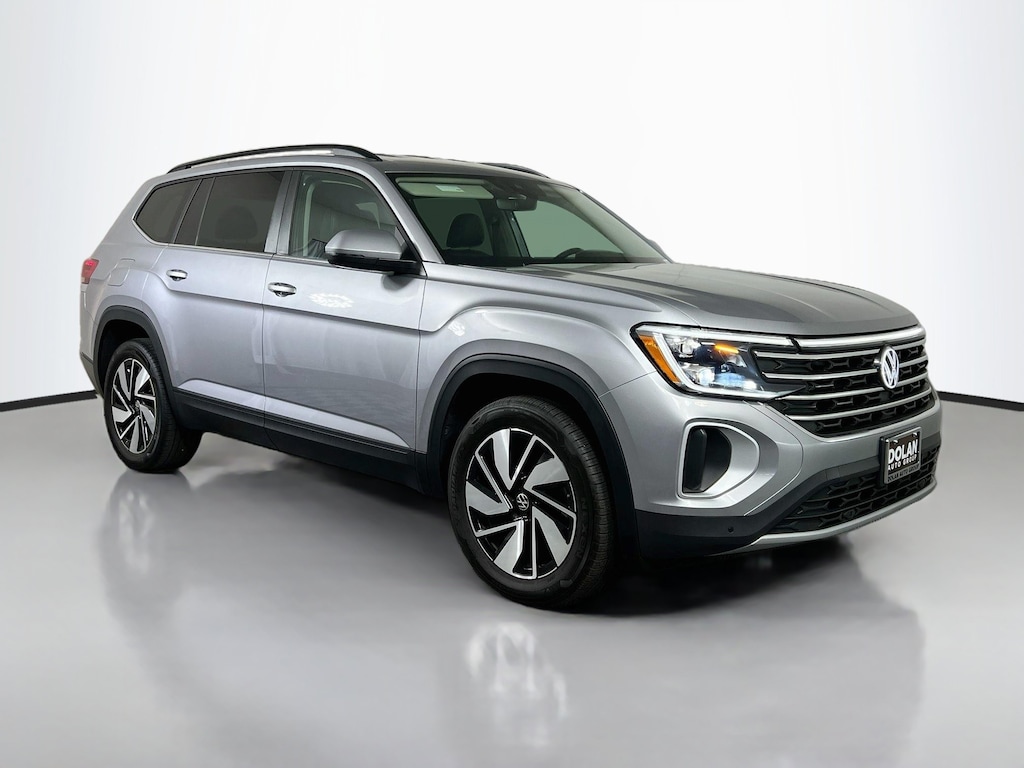 Used 2025 Volkswagen Atlas 2.0T SE w/Technology SUV