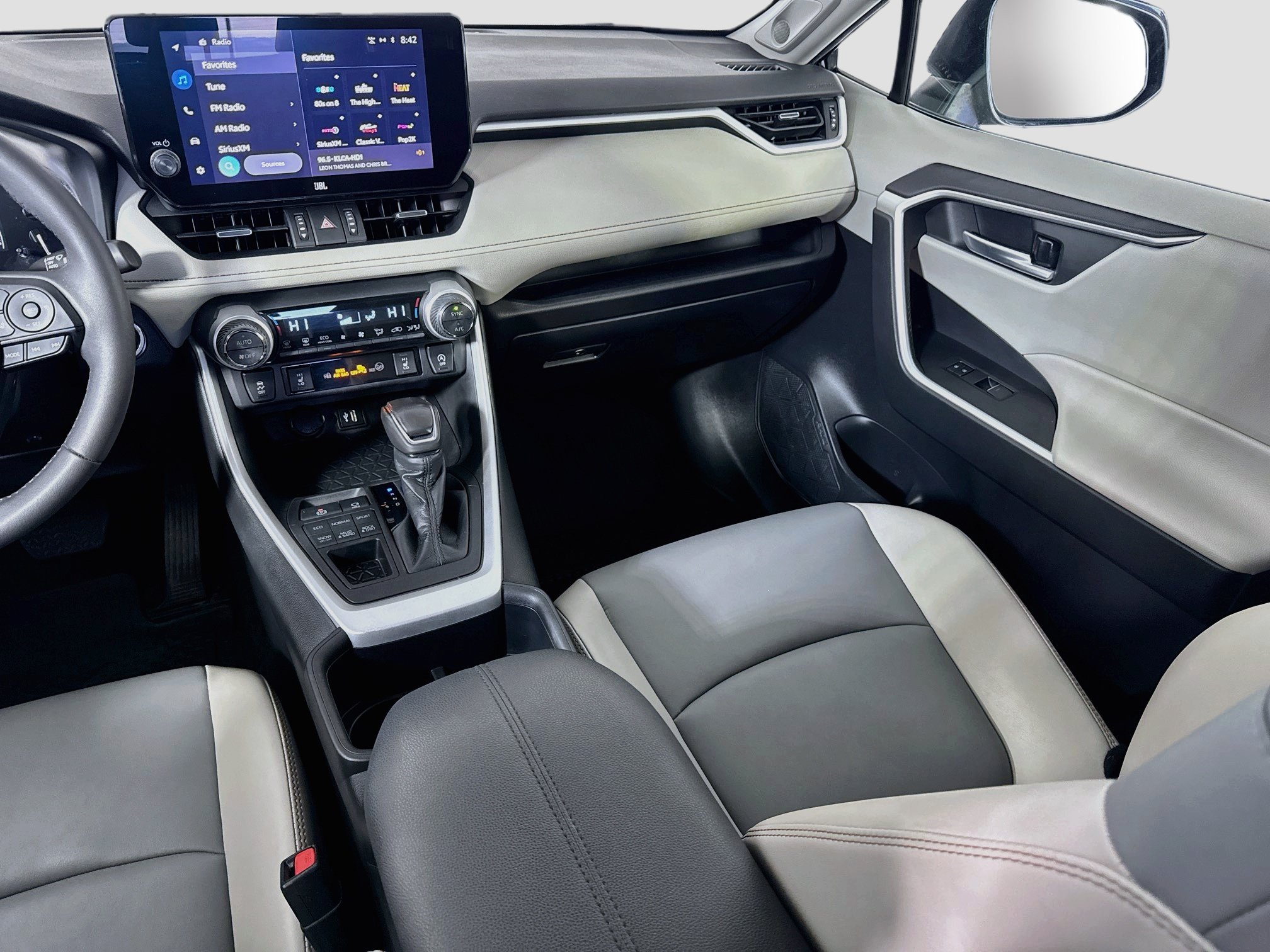 2023 Toyota RAV4 XLE Premium - Photo 18