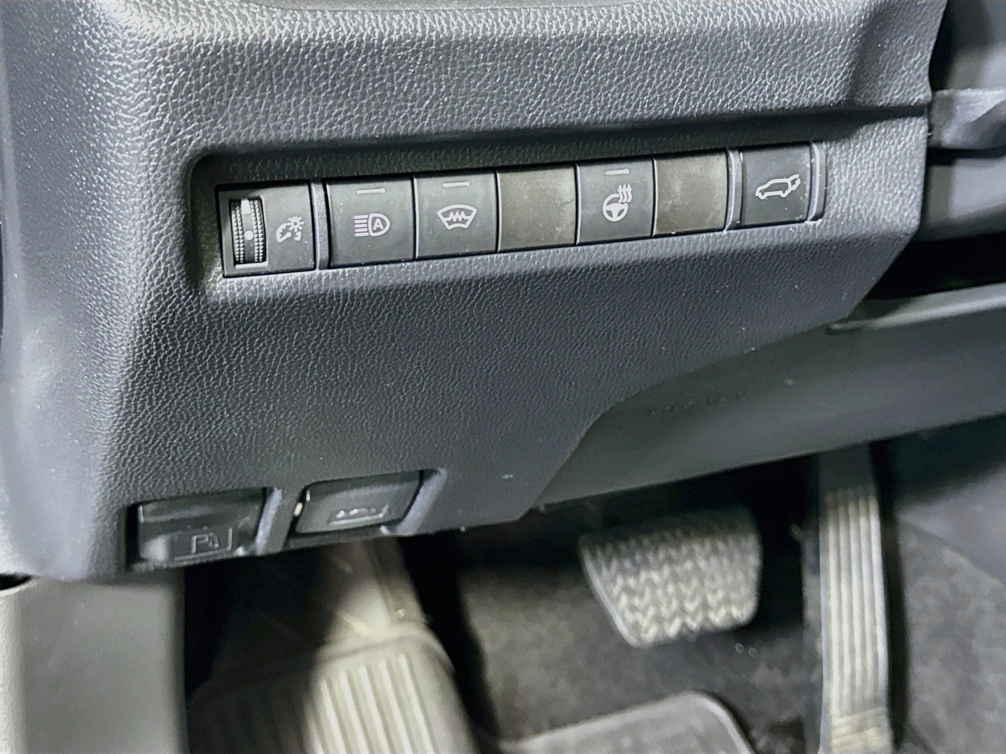 2023 Toyota RAV4 XLE Premium - Photo 41