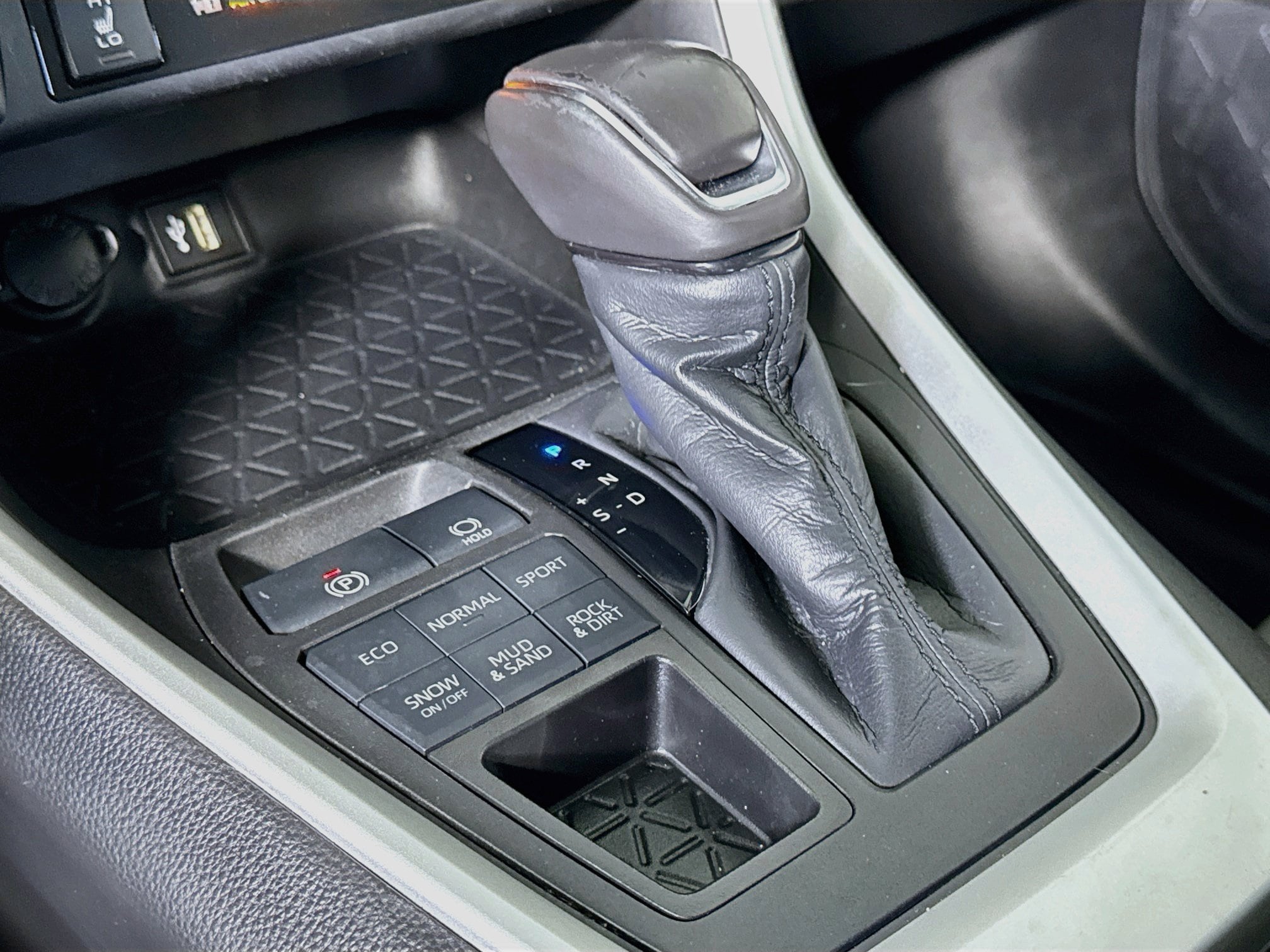 2023 Toyota RAV4 XLE Premium - Photo 27