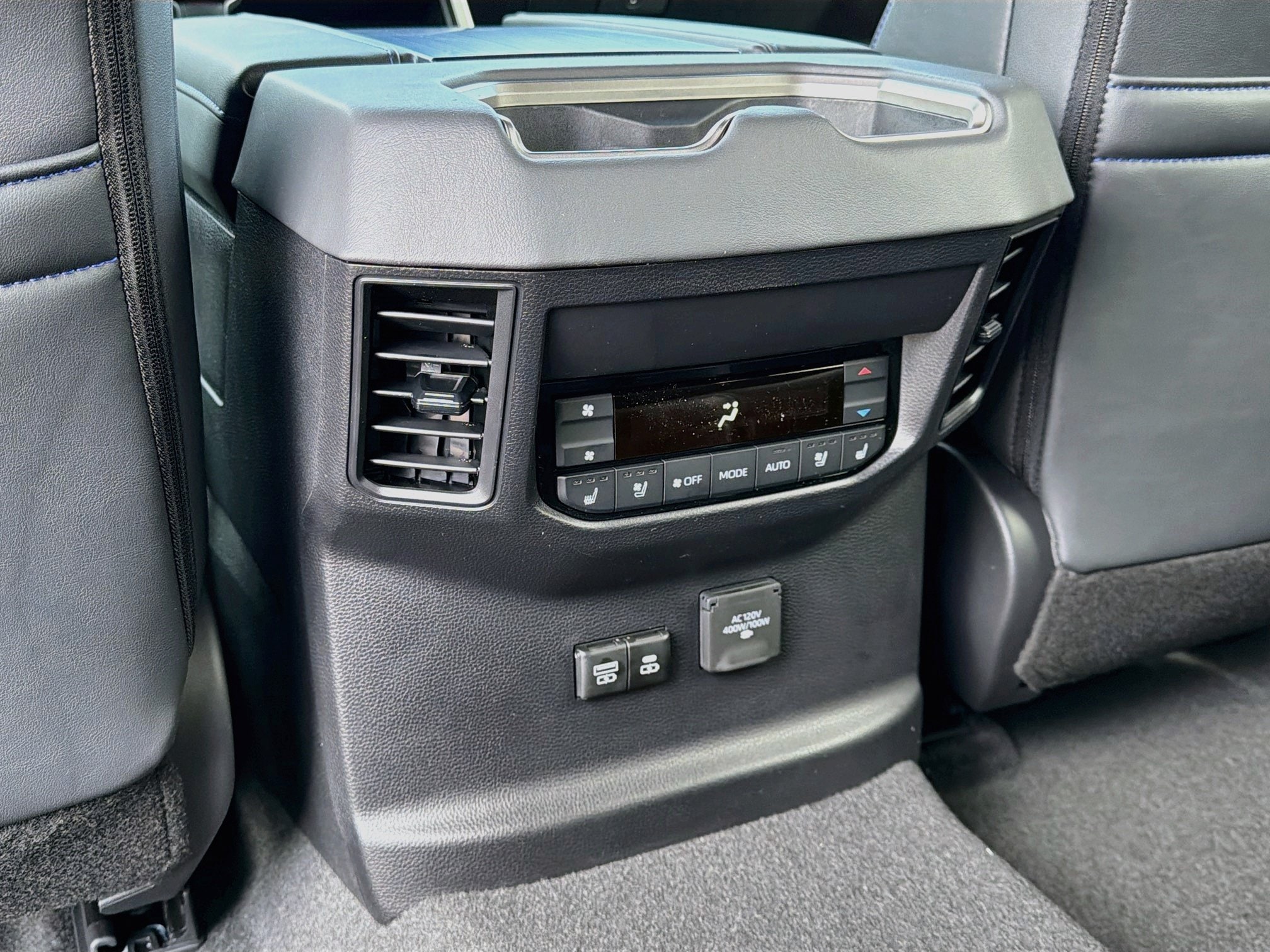 2026 Toyota Sequoia Platinum - Photo 27