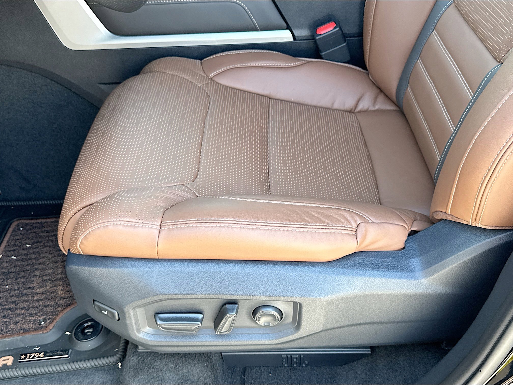 2026 Toyota Tundra 1794 Edition - Photo 36