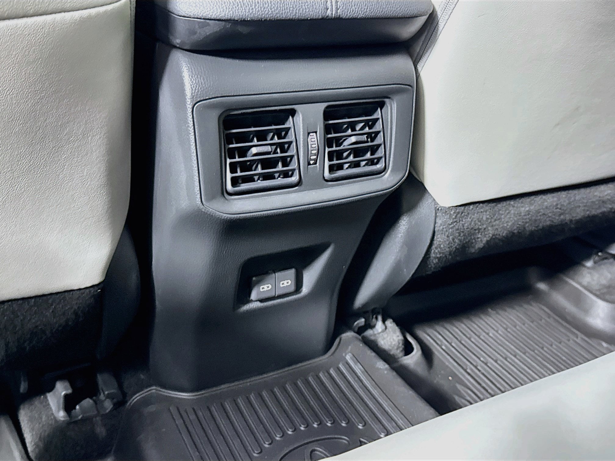 2023 Toyota RAV4 XLE Premium - Photo 33