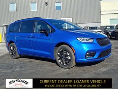 New 2026 Chrysler Pacifica SELECT AWD Passenger Van in Slatington