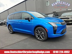 New 2027 Chrysler Pacifica LIMITED AWD Passenger Van in Slatington