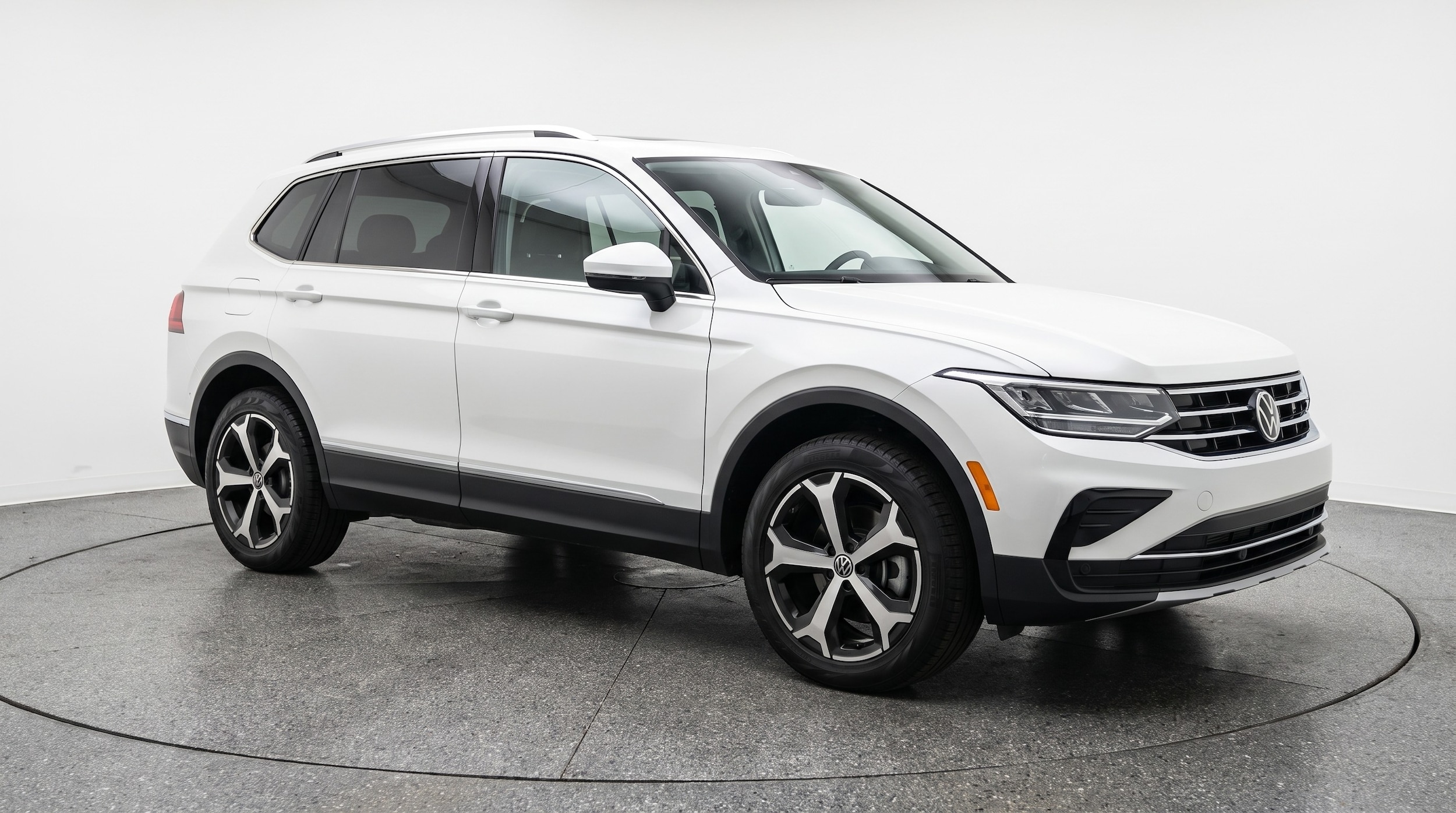 Thumbnail: 2026 Volkswagen Tiguan - 1