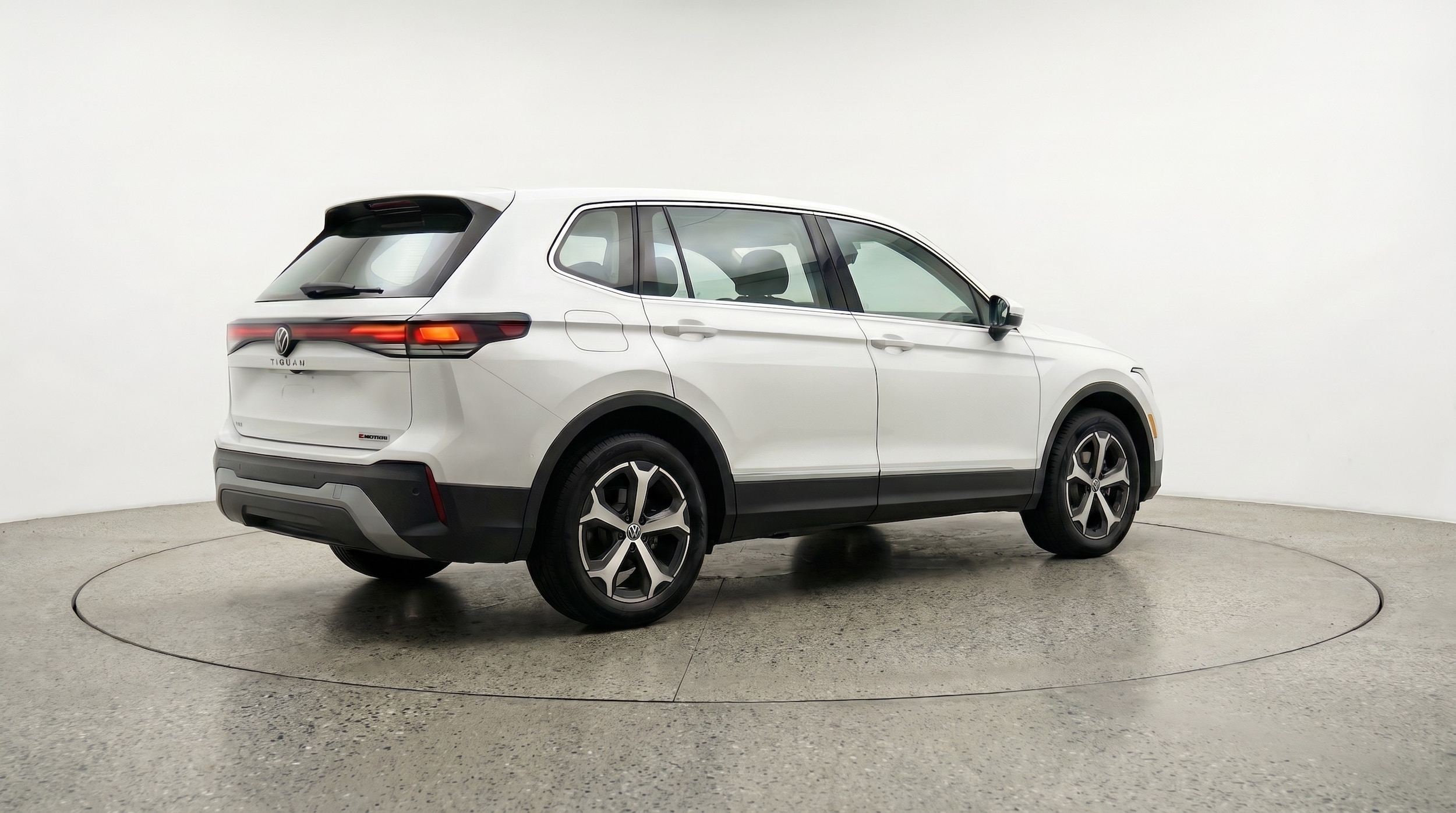 Thumbnail: 2026 Volkswagen Tiguan - 7