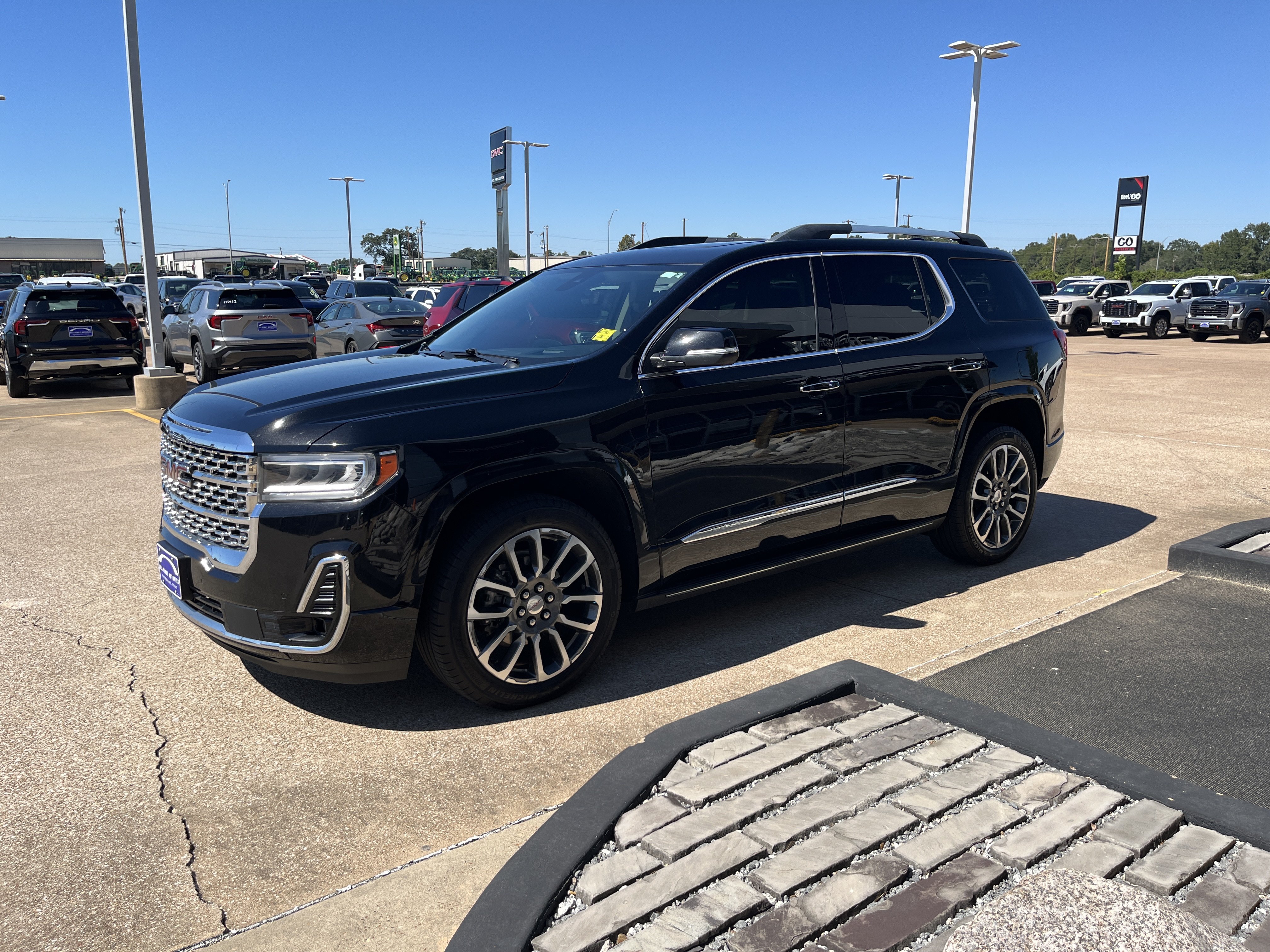 2022 GMC Acadia Denali