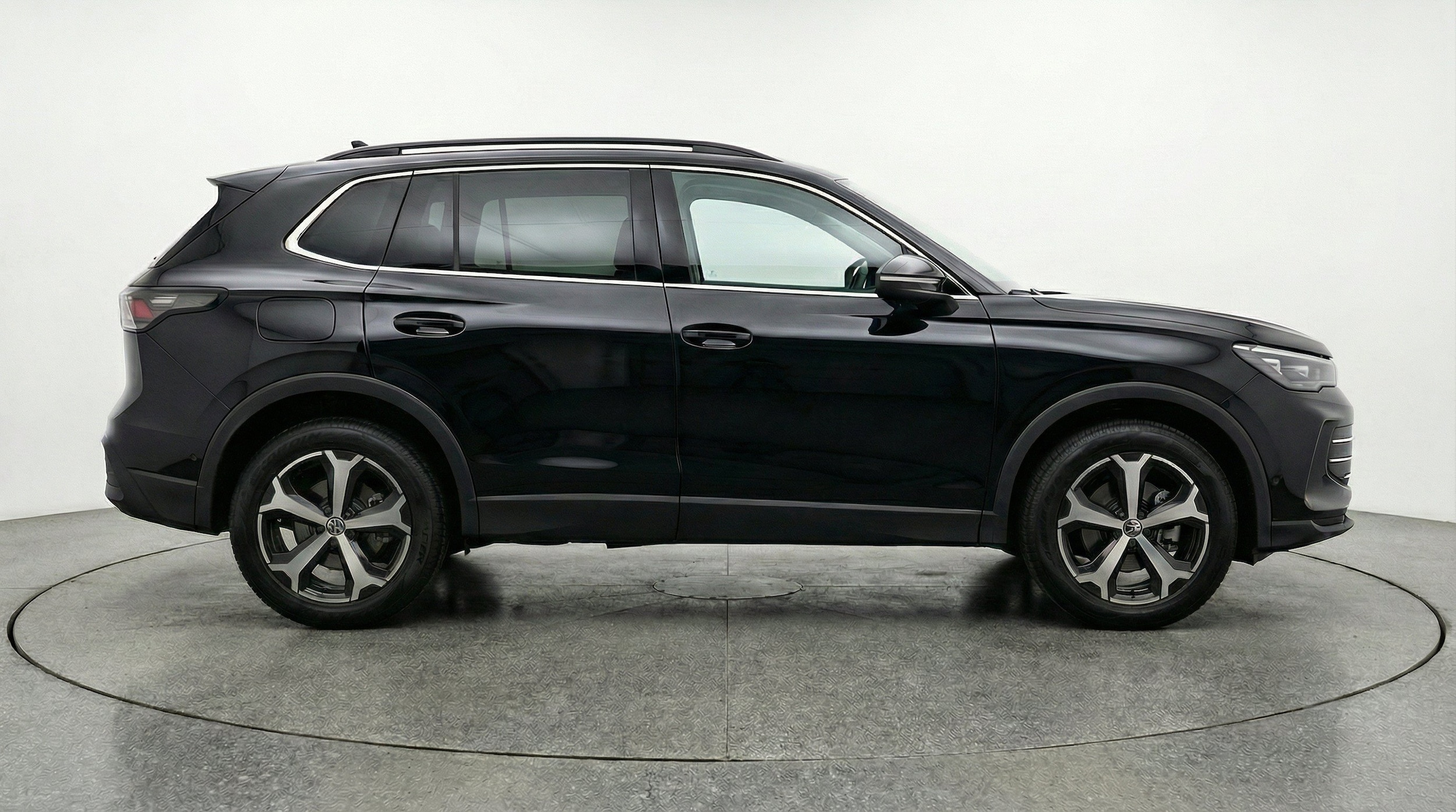Thumbnail: 2026 Volkswagen Tiguan - 10