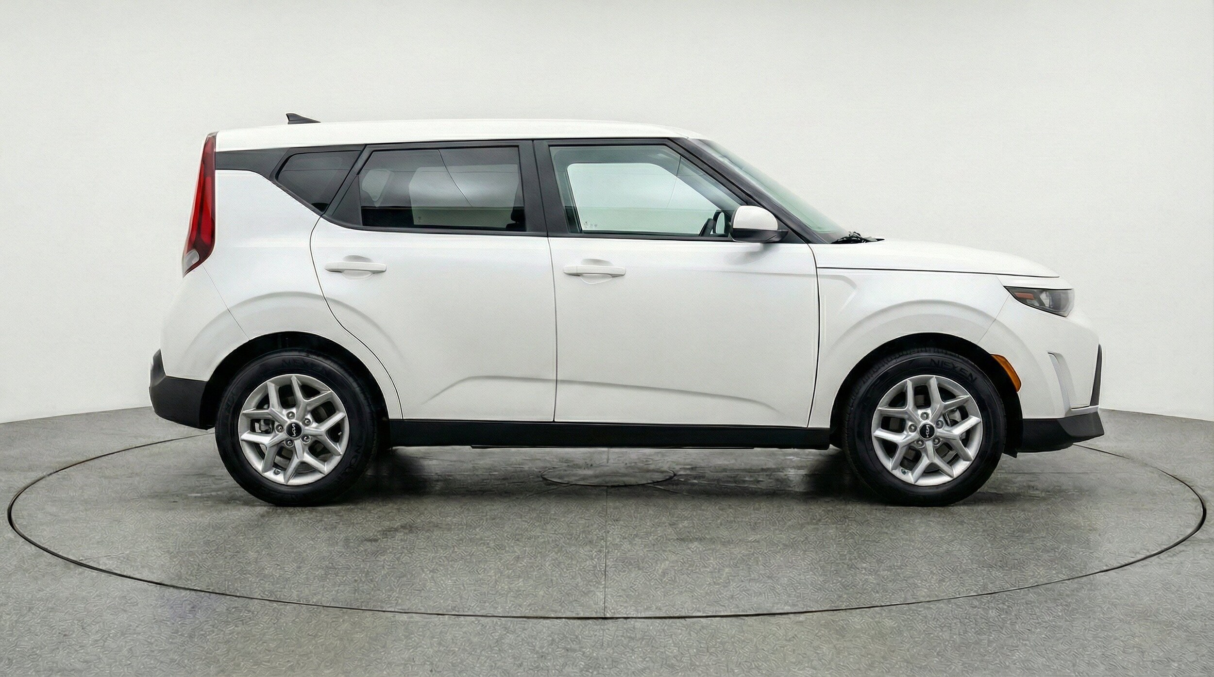 Thumbnail: 2025 Kia Soul - 10
