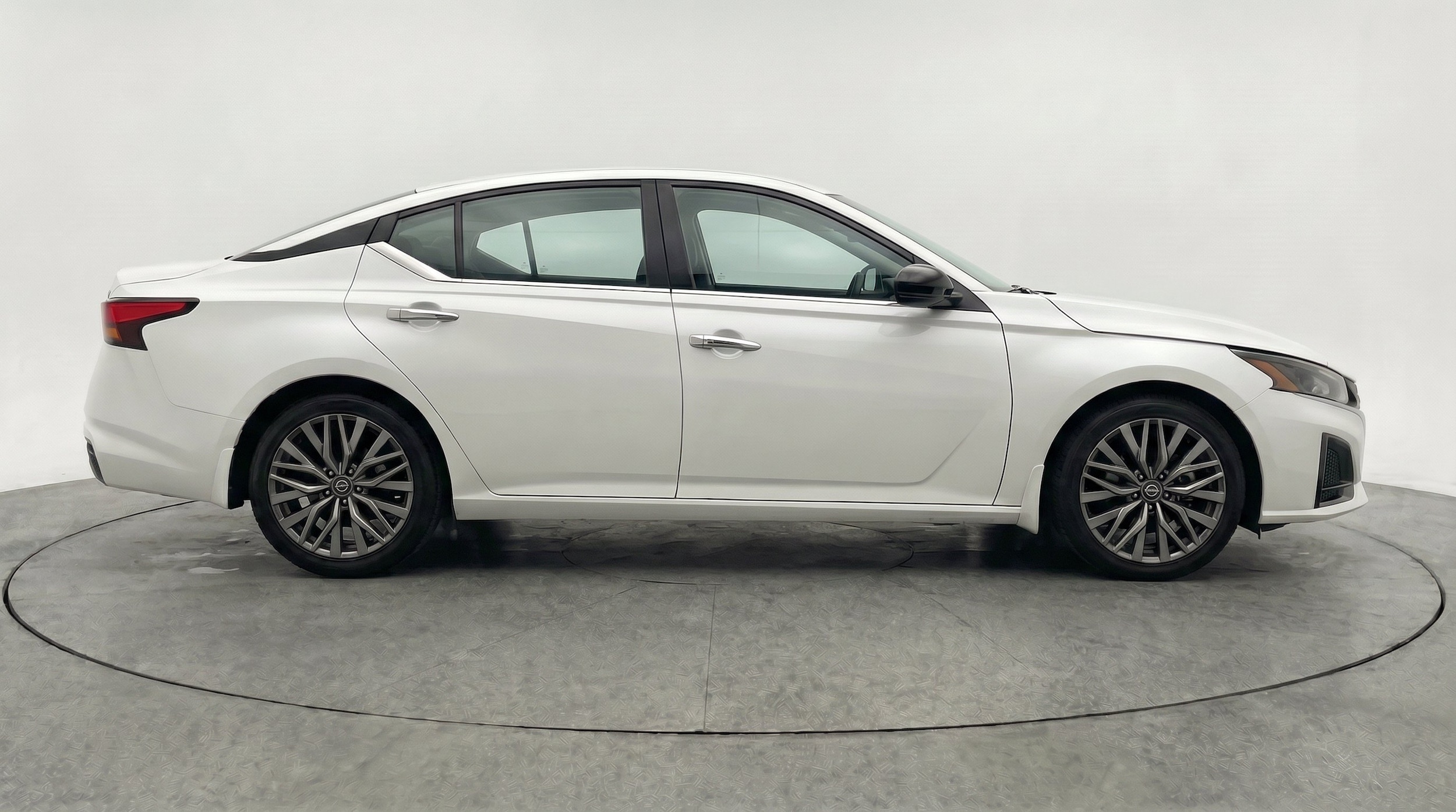 Thumbnail: 2025 Nissan Altima - 10