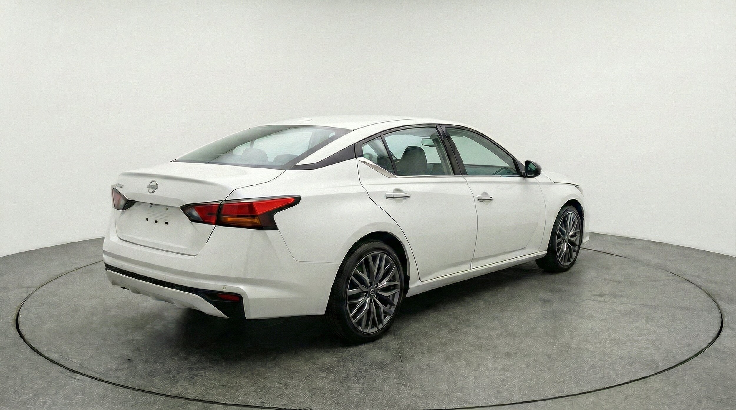 Thumbnail: 2025 Nissan Altima - 9