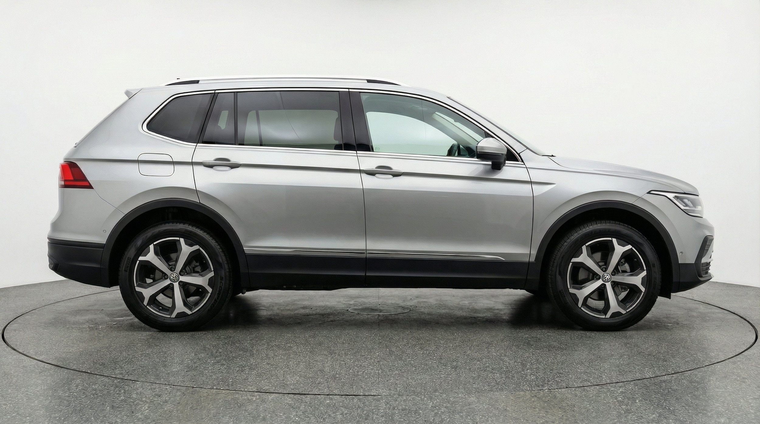 Thumbnail: 2026 Volkswagen Tiguan - 10