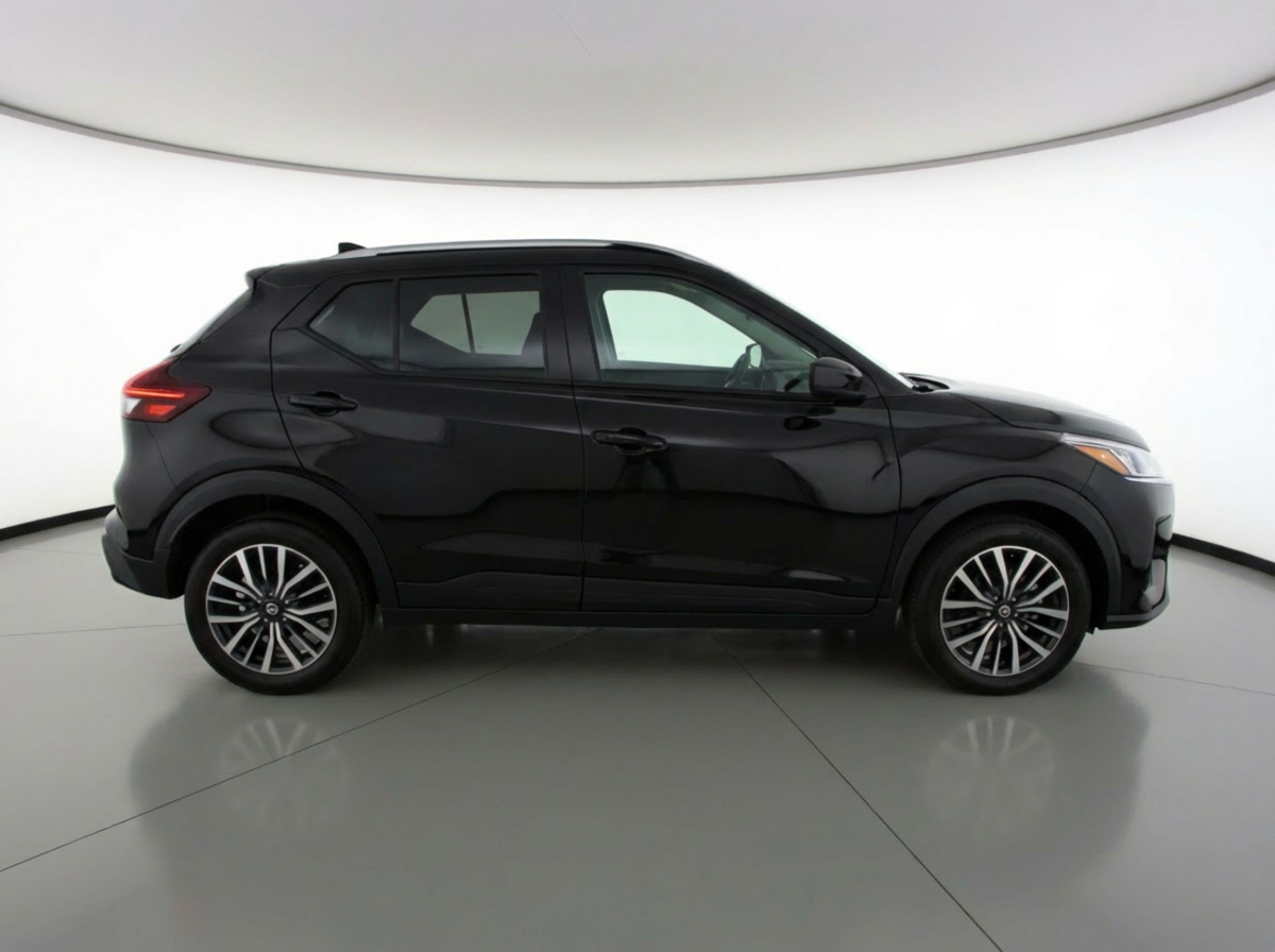 Thumbnail: 2024 Nissan Kicks - 10