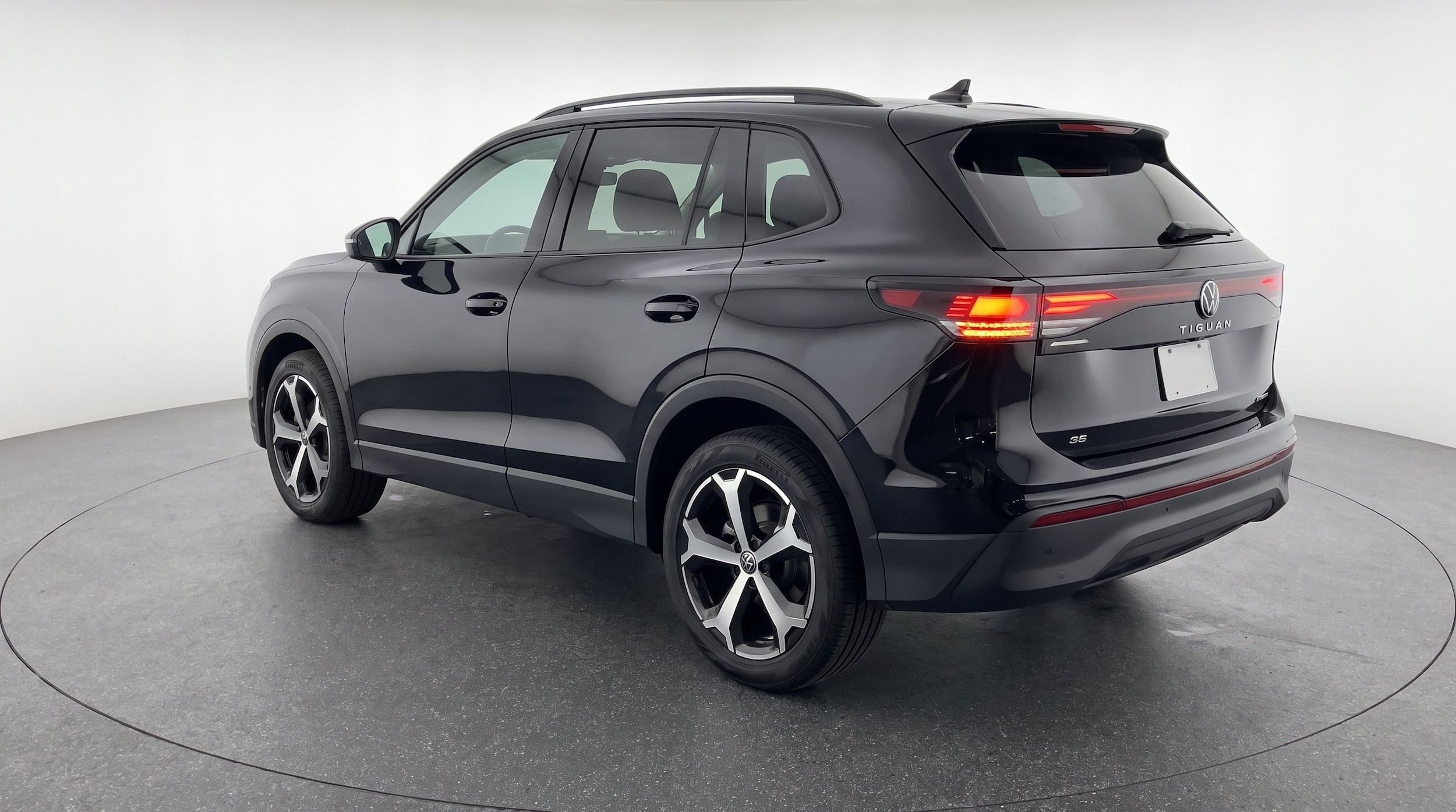 Thumbnail: 2026 Volkswagen Tiguan - 6