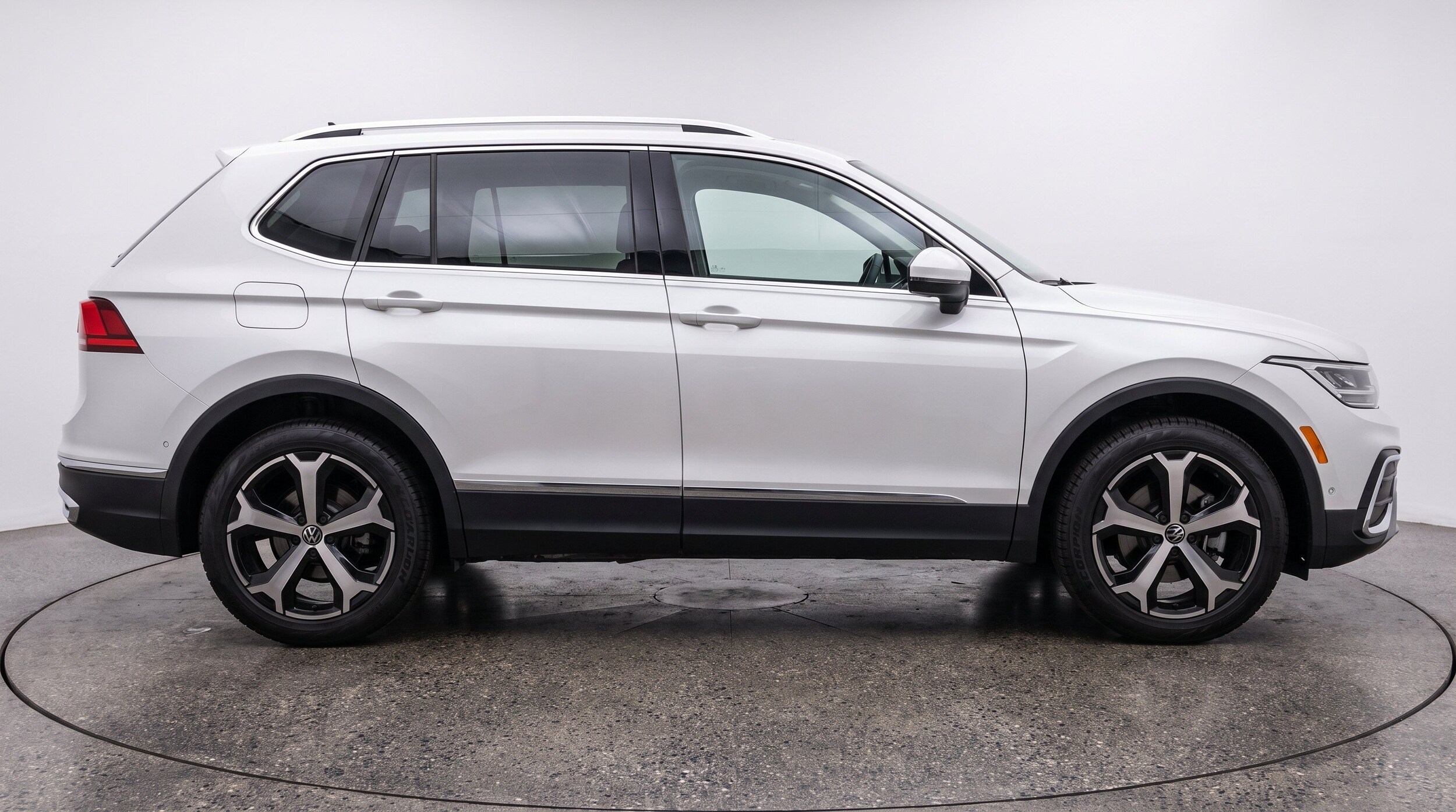Thumbnail: 2026 Volkswagen Tiguan - 10