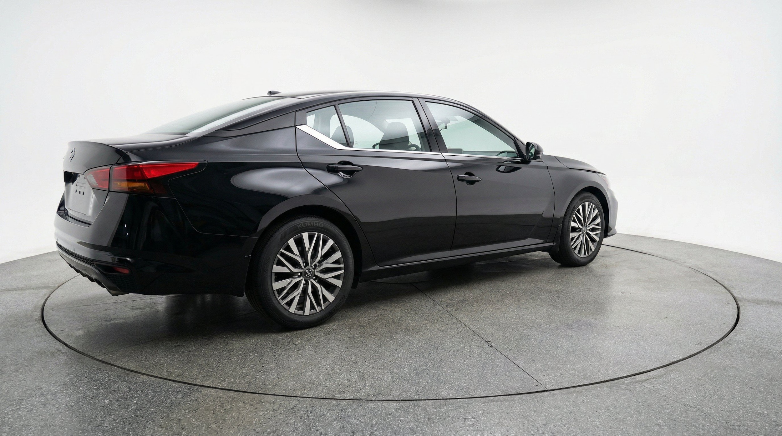 Thumbnail: 2025 Nissan Altima - 9