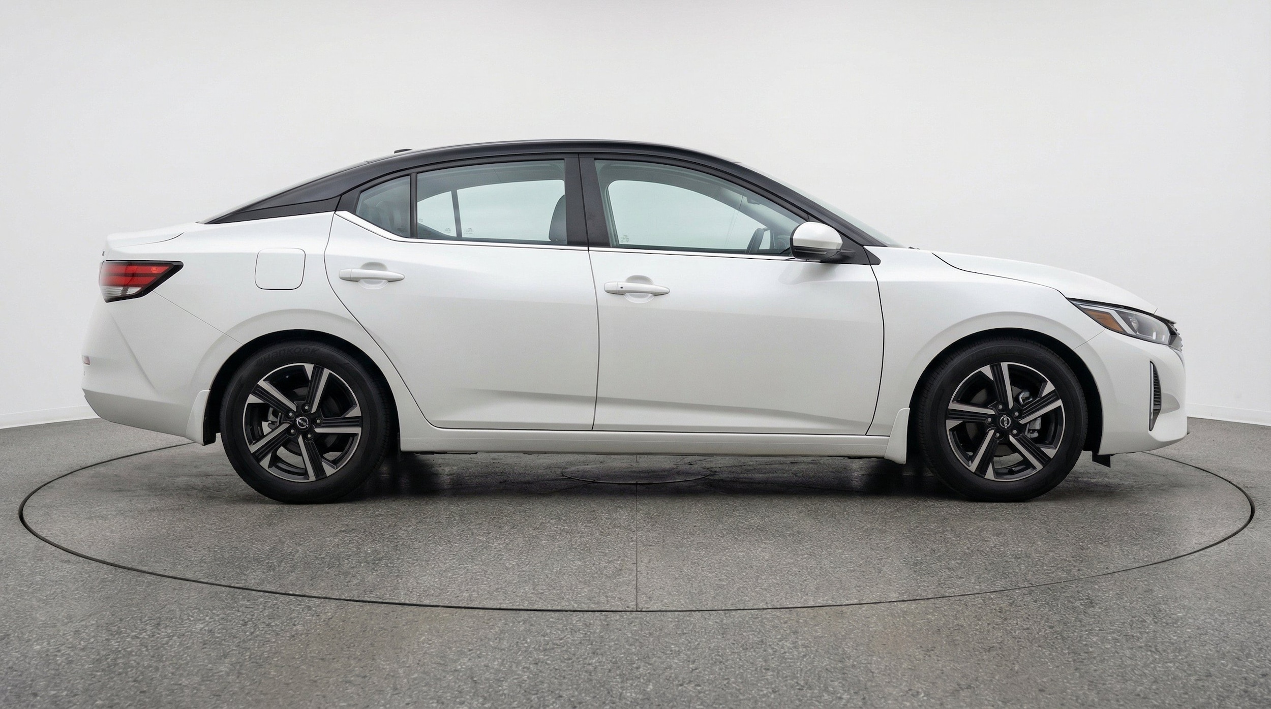 Thumbnail: 2025 Nissan Sentra - 10