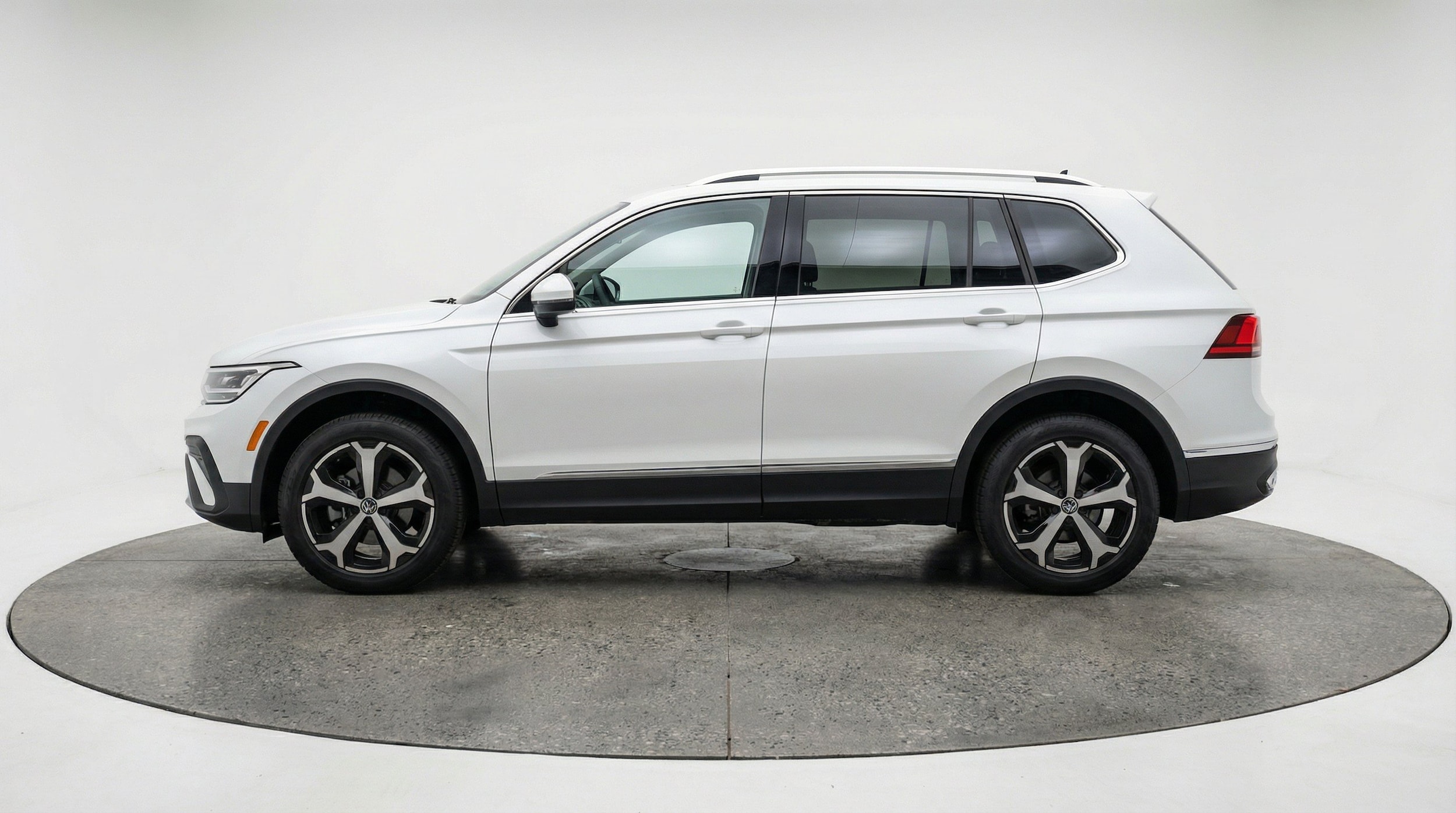 Thumbnail: 2026 Volkswagen Tiguan - 5