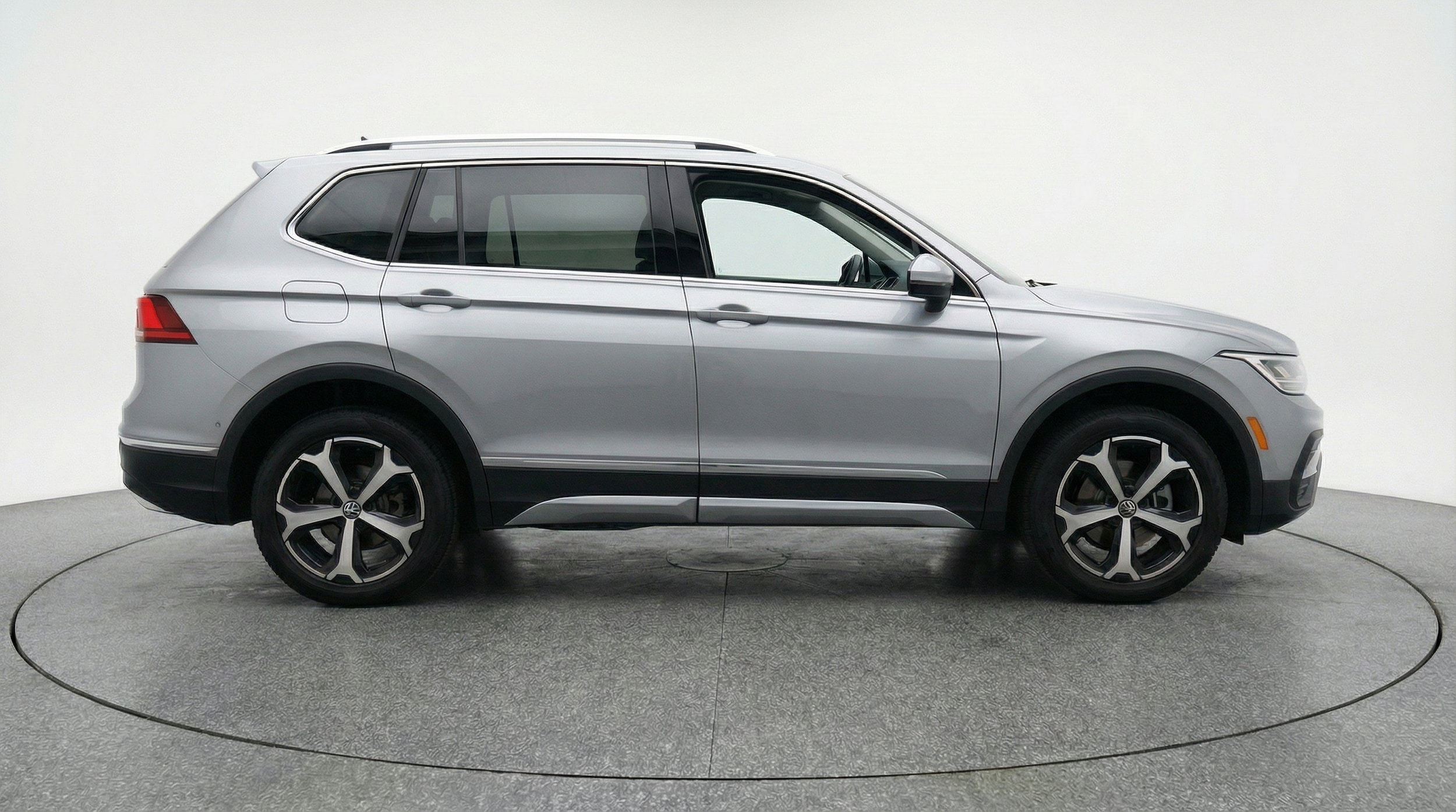 Thumbnail: 2026 Volkswagen Tiguan - 10
