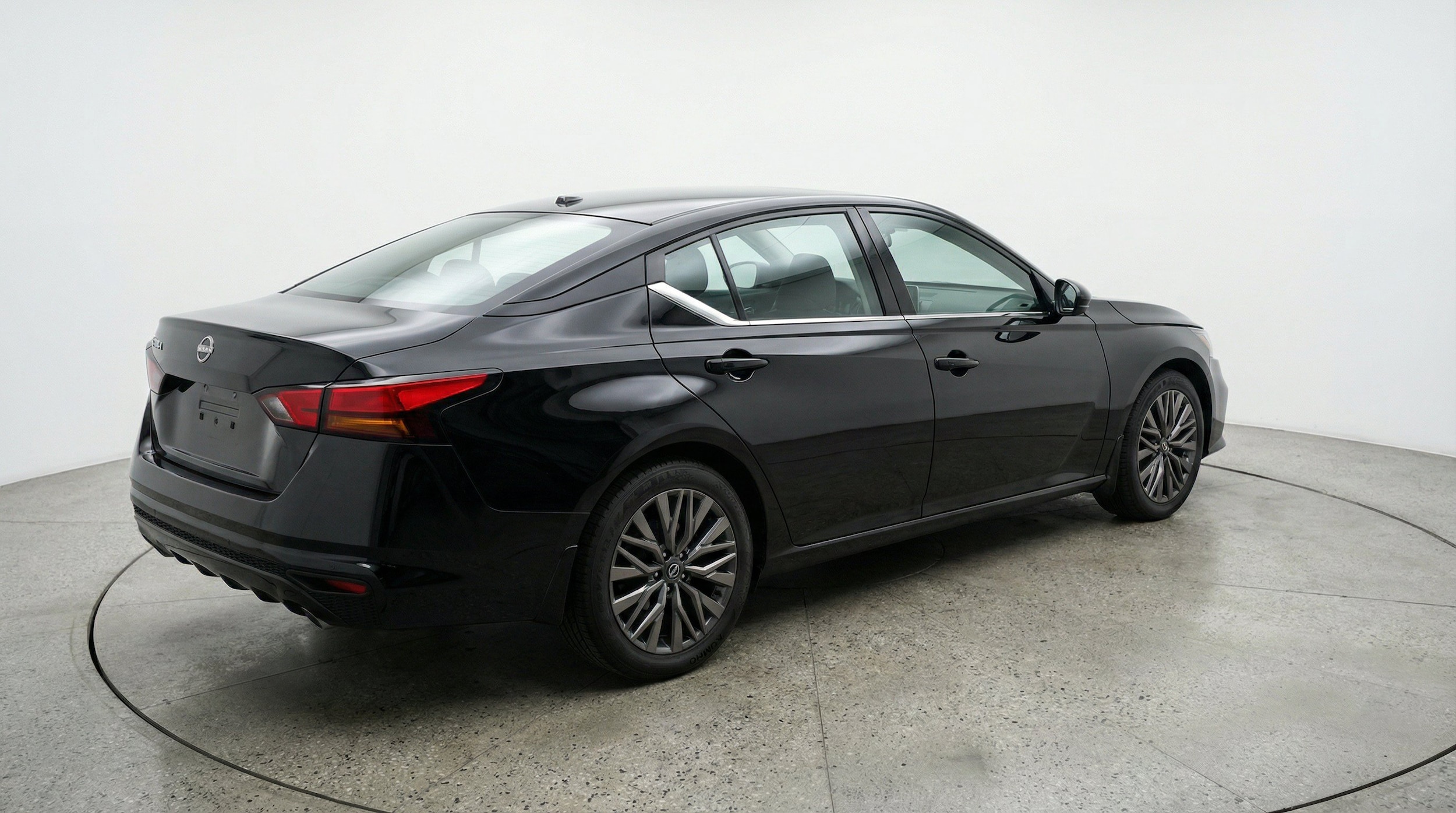 Thumbnail: 2025 Nissan Altima - 9