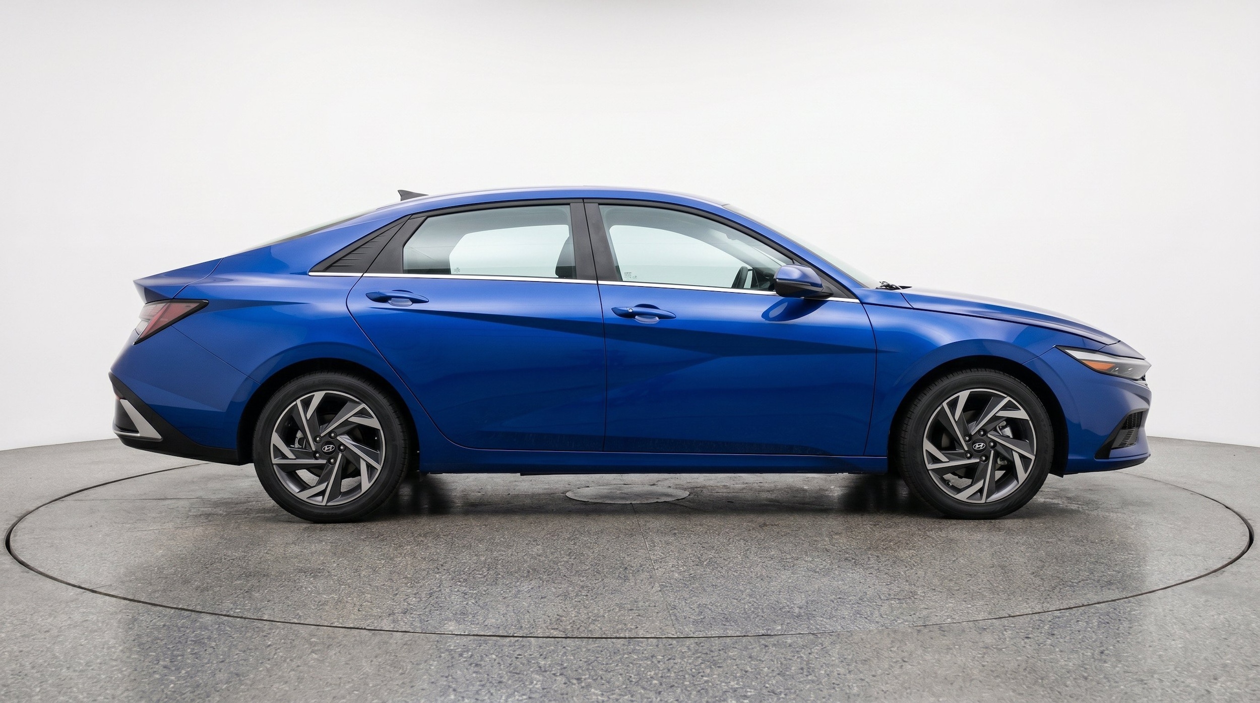 Thumbnail: 2025 Hyundai Elantra - 10