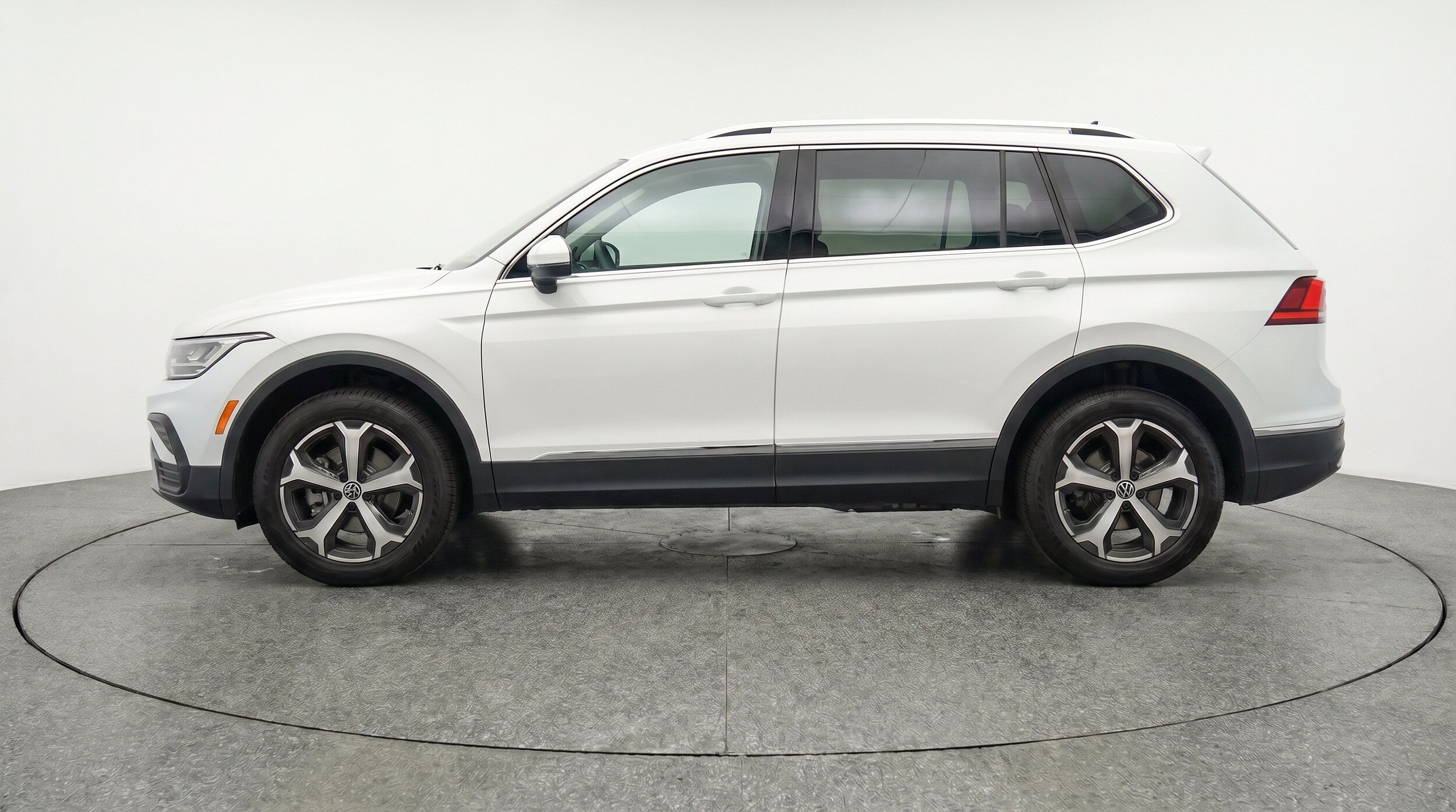 Thumbnail: 2026 Volkswagen Tiguan - 5