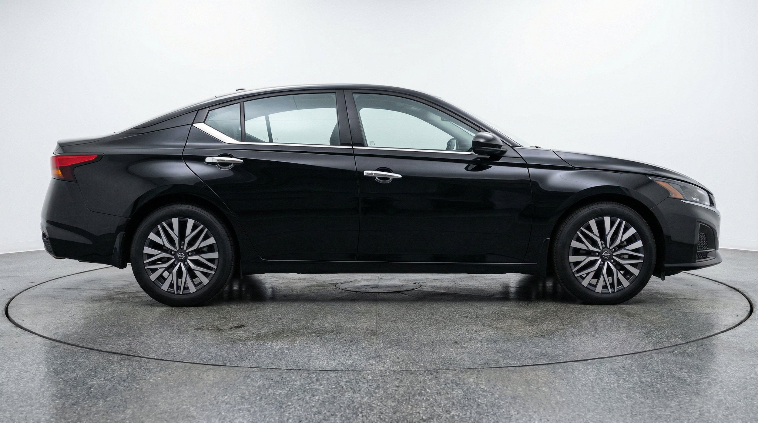 Thumbnail: 2025 Nissan Altima - 10
