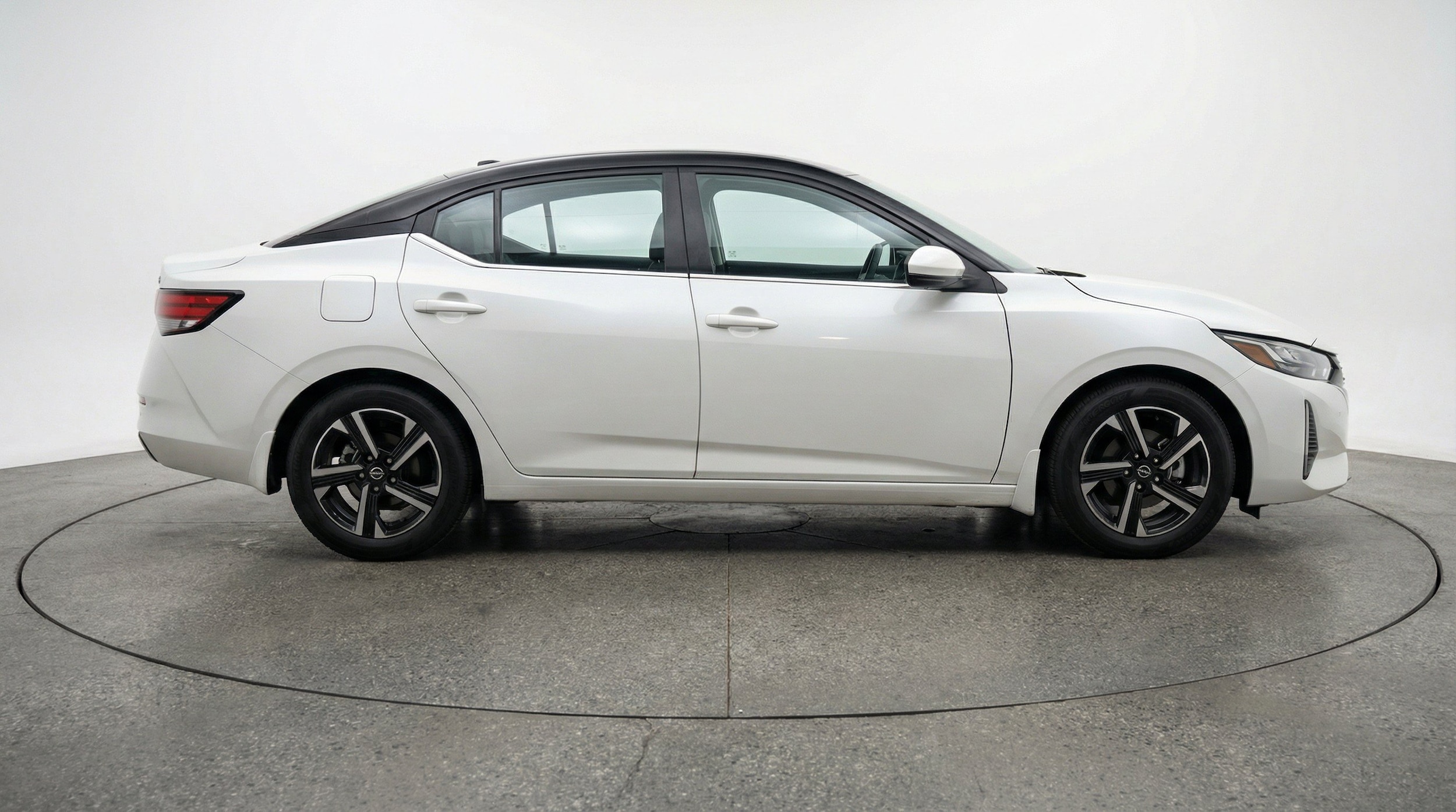Thumbnail: 2025 Nissan Sentra - 10