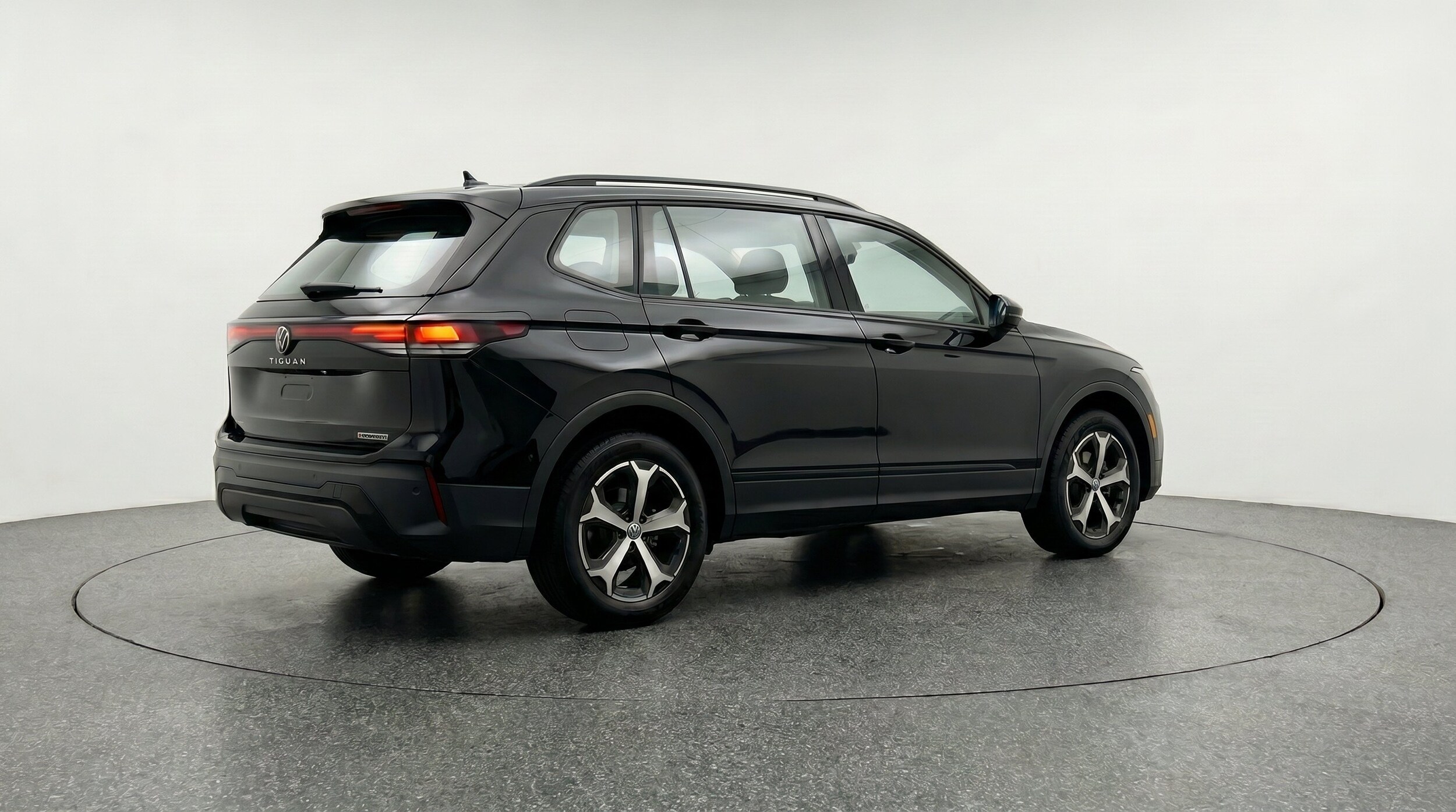 Thumbnail: 2026 Volkswagen Tiguan - 9