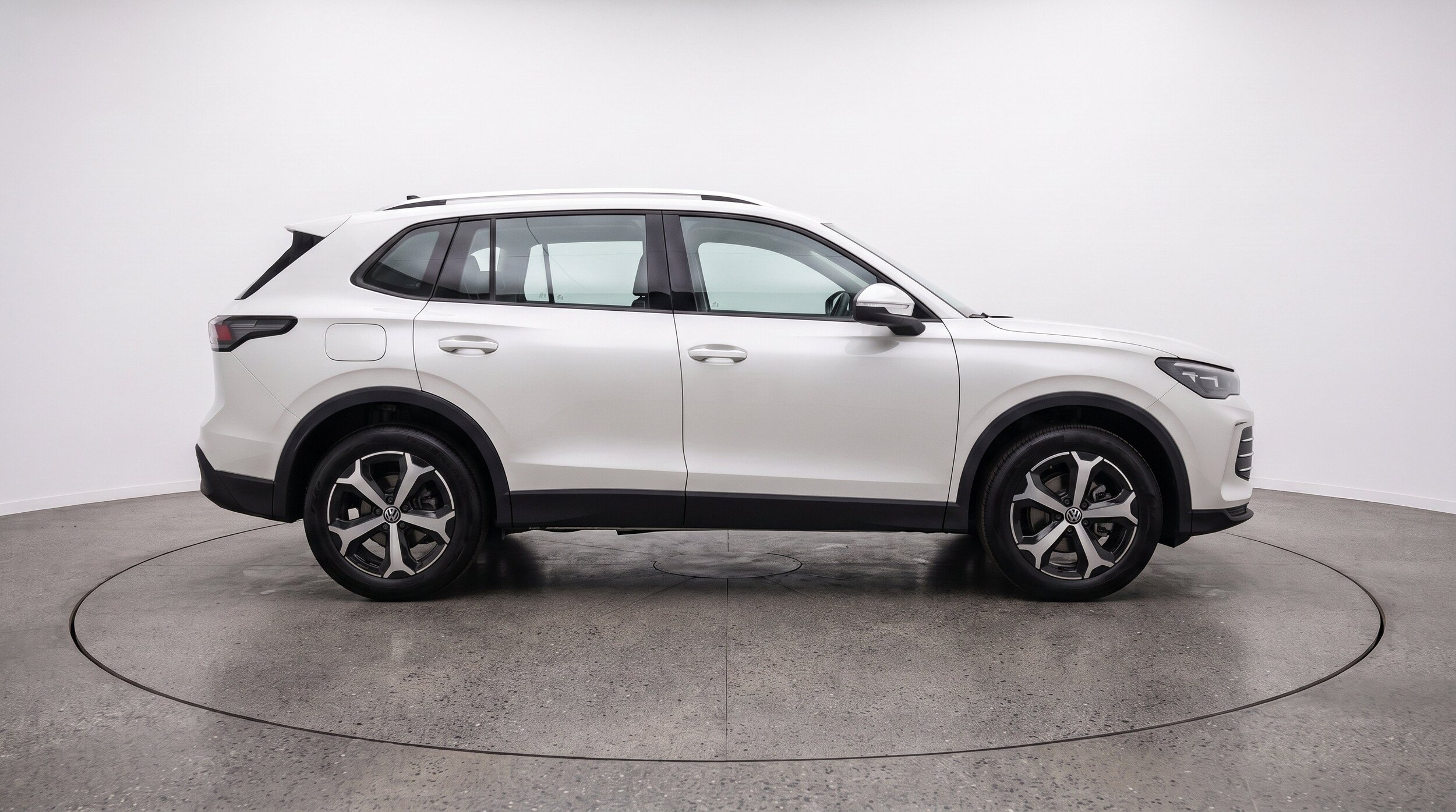 Thumbnail: 2026 Volkswagen Tiguan - 10