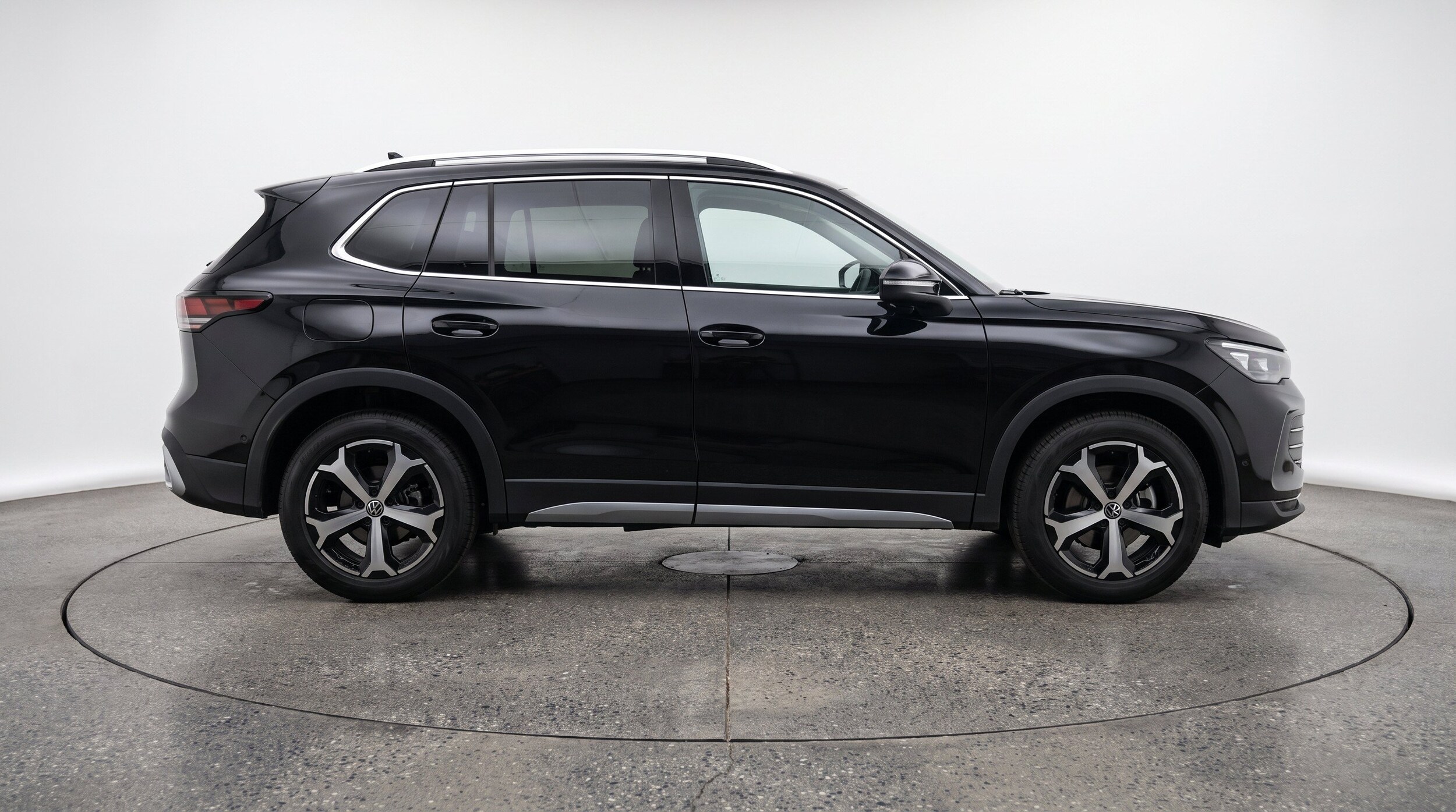 Thumbnail: 2026 Volkswagen Tiguan - 10