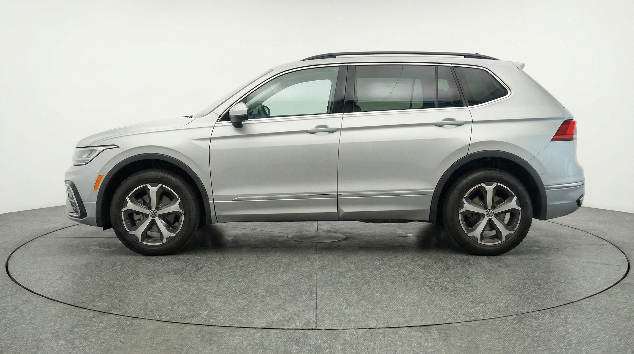 Thumbnail: 2026 Volkswagen Tiguan - 5