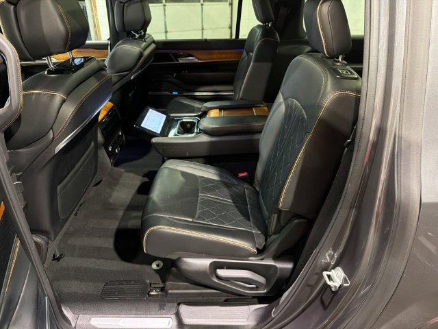 2024 Jeep Grand Wagoneer L Series III - Photo 10
