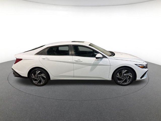 Used 2025 Hyundai Elantra Hybrid Limited Sedan