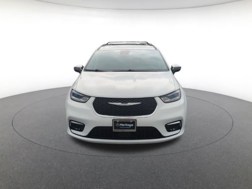 Used 2023 Chrysler Pacifica Limited Passenger Van