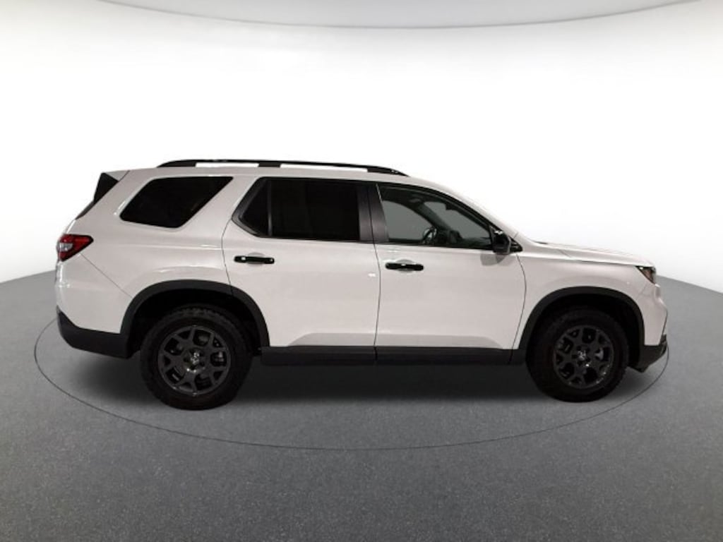 Used 2025 Honda Pilot TrailSport Sport Utility