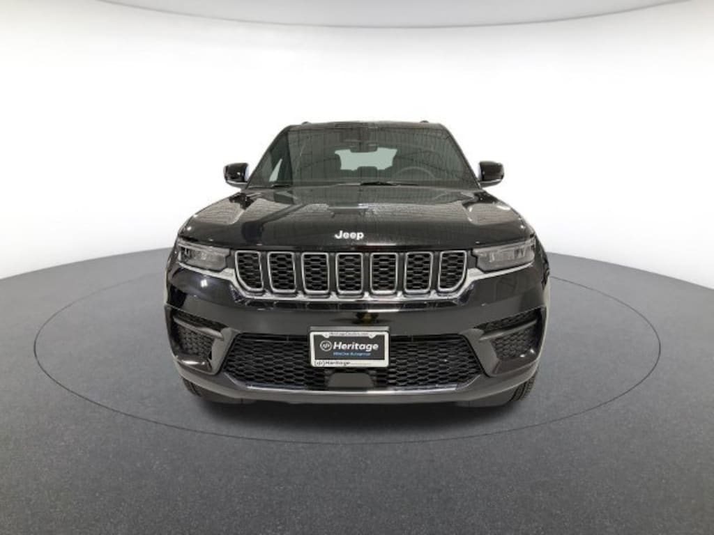 Used 2025 Jeep Grand Cherokee Laredo X Sport Utility