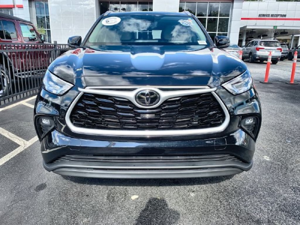 Used 2023 Toyota Highlander XLE Sport Utility